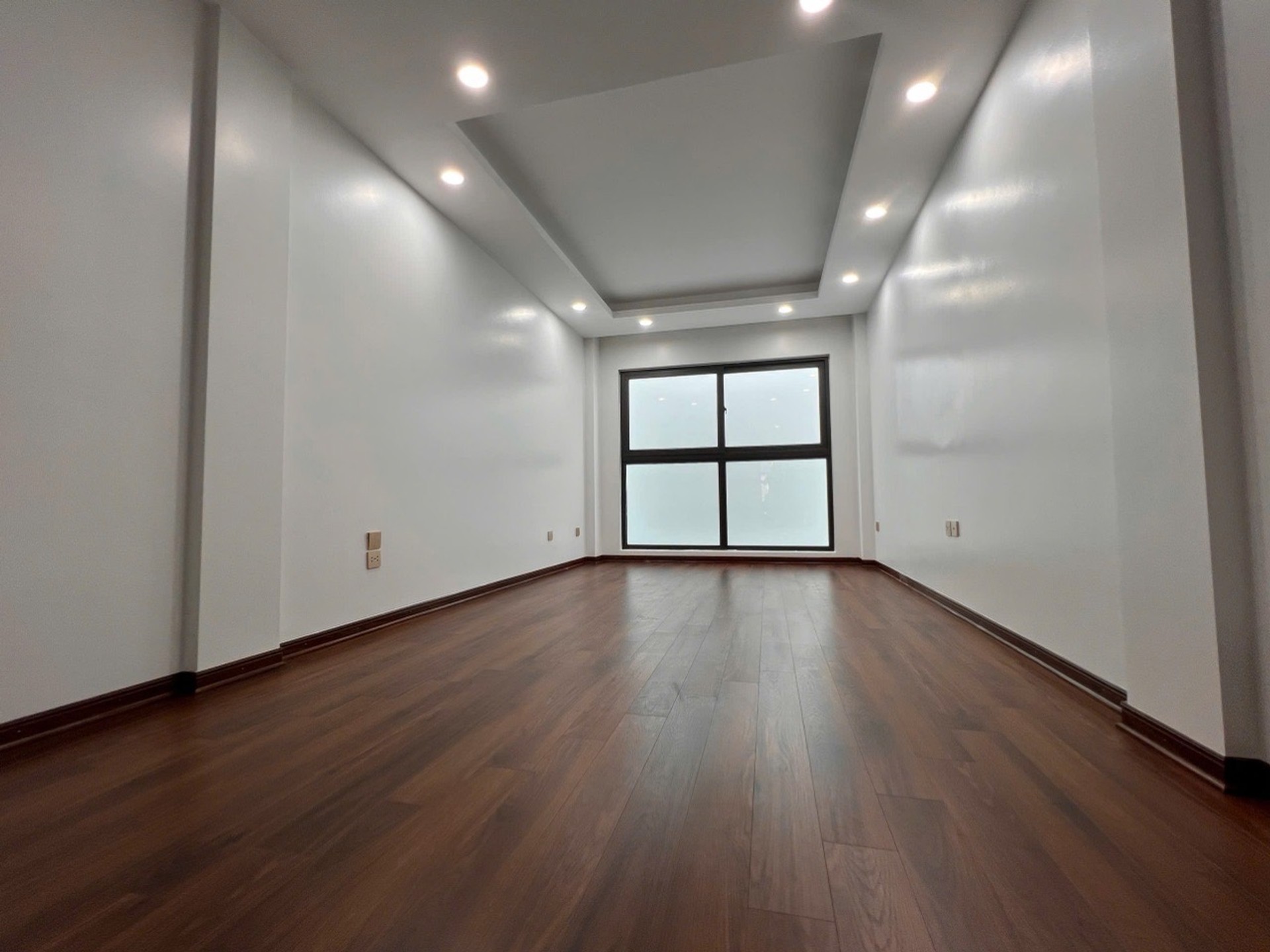 Bán nhà Giải Phóng - diện tích 85m2 6 tầng - Ô TÔ VÀO NHÀ - giá 27,8 tỷ