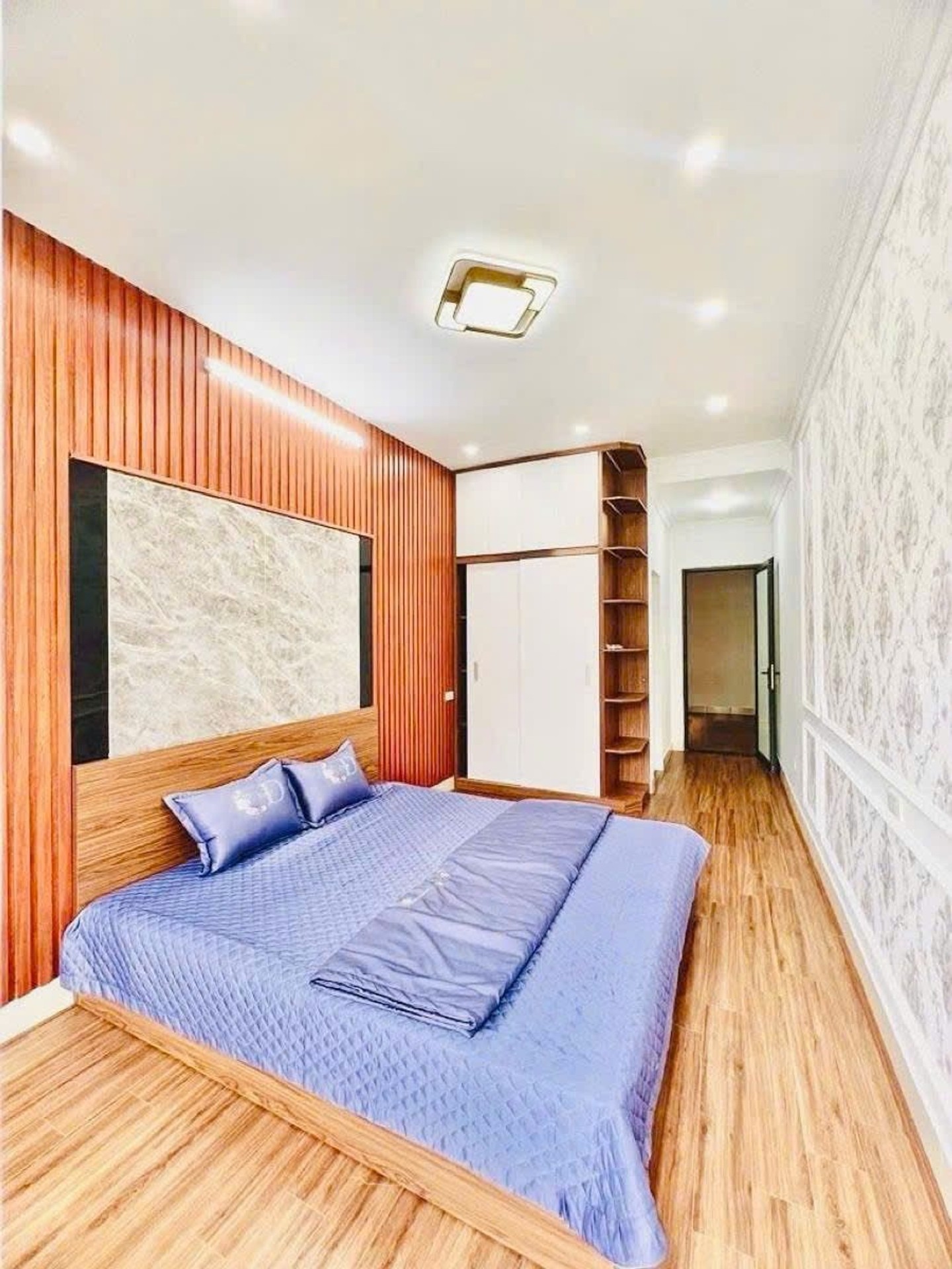 Bán nhà Lĩnh Nam - diện tích 32m2 5 tầng - Tặng full nội thất - giá 6,8 tỷ