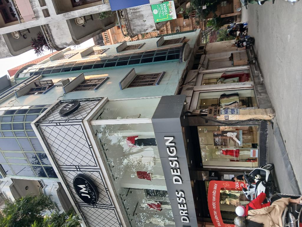 Bán nhà Chùa Bộc - diện tích 36m2 5 tầng - Nhà mặt đường - giá 31,8 tỷ