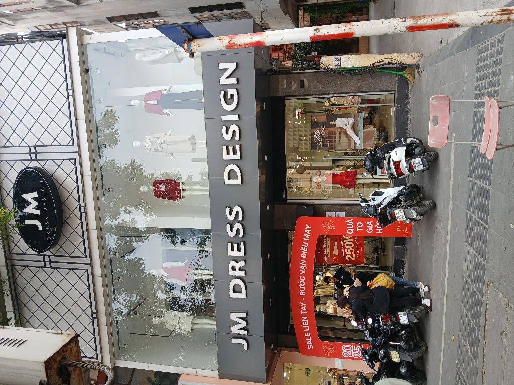 Bán nhà Chùa Bộc - diện tích 36m2 5 tầng - Nhà mặt đường - giá 31,8 tỷ