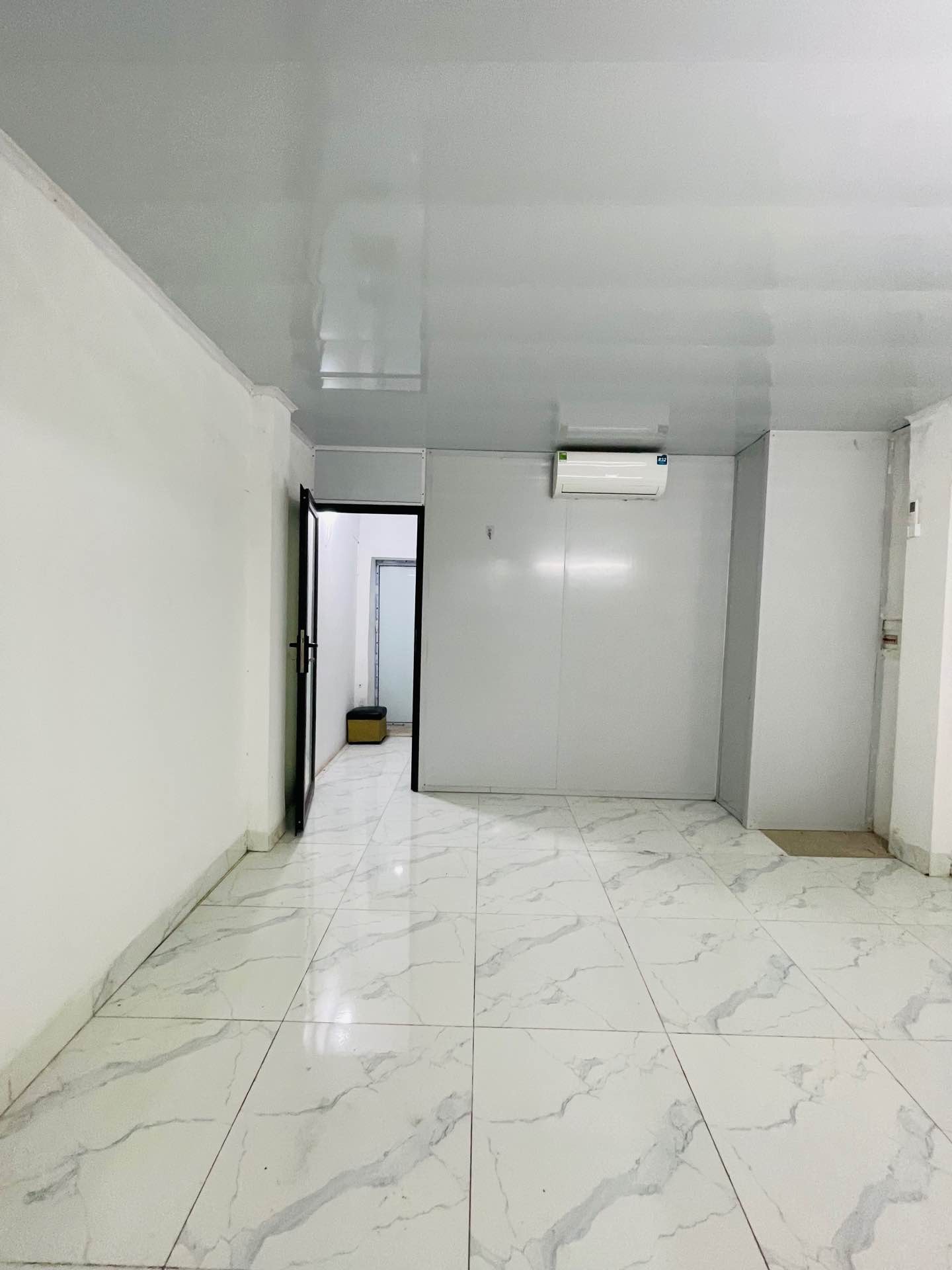 Bán nhà Định Công Thượng - diện tích 25m2 3 tầng - Lô Góc - giá 1,95 tỷ
