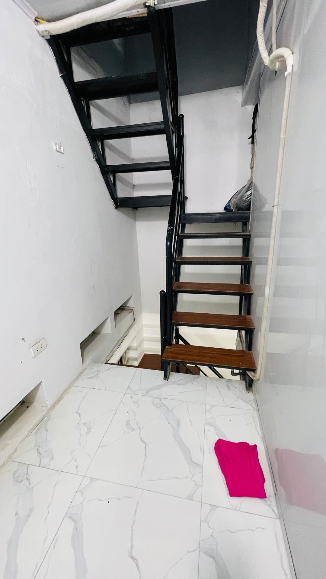 Bán nhà Định Công Thượng - diện tích 25m2 3 tầng - Lô Góc - giá 1,95 tỷ