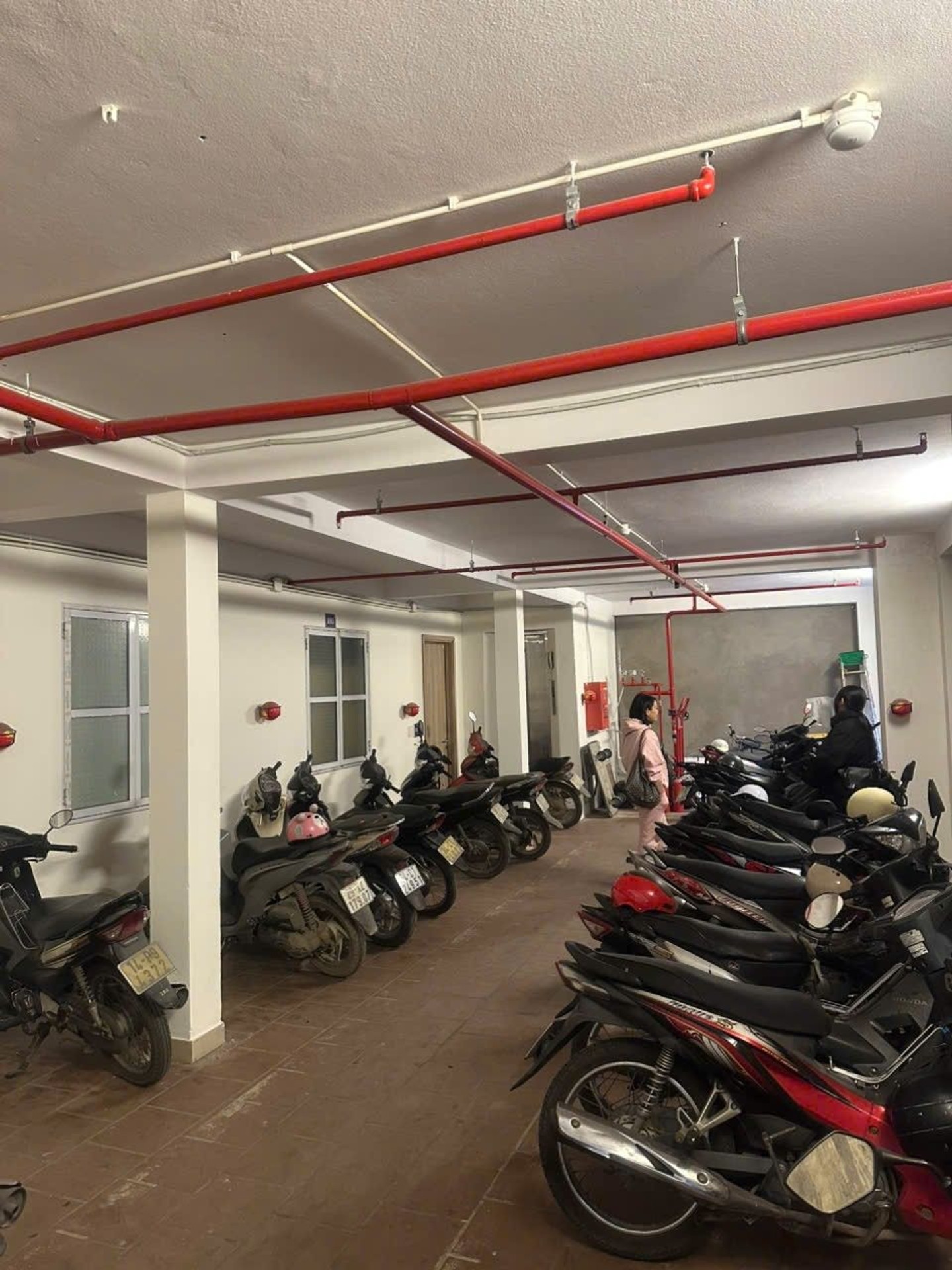 Bán nhà Quan Nhân - diện tích 142m2 5 tầng - Lô góc 3 mặt thoáng - giá 38,9 tỷ