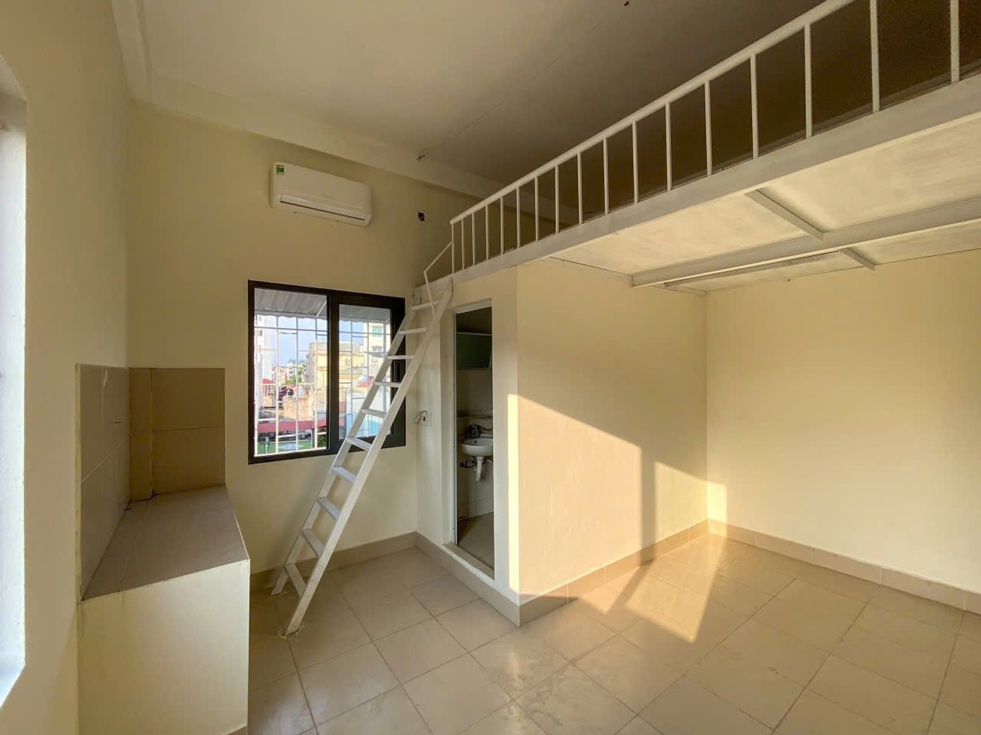 Bán nhà Quan Nhân - diện tích 142m2 5 tầng - Lô góc 3 mặt thoáng - giá 38,9 tỷ