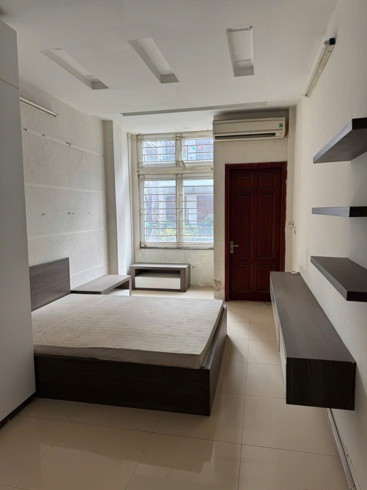 Bán nhà Hoàng Ngân - diện tích 65m2 6 tầng - Mặt phố VIP, ô tô tránh - giá 25 tỷ