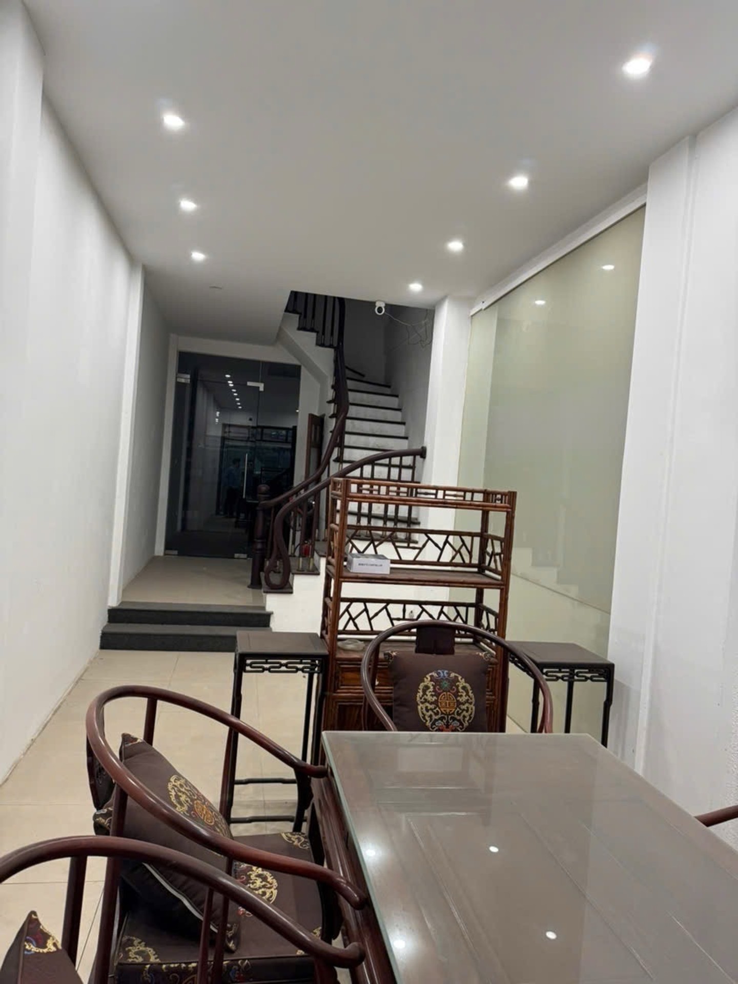 Bán nhà Hoàng Ngân - diện tích 65m2 6 tầng - Mặt phố VIP, ô tô tránh - giá 25 tỷ