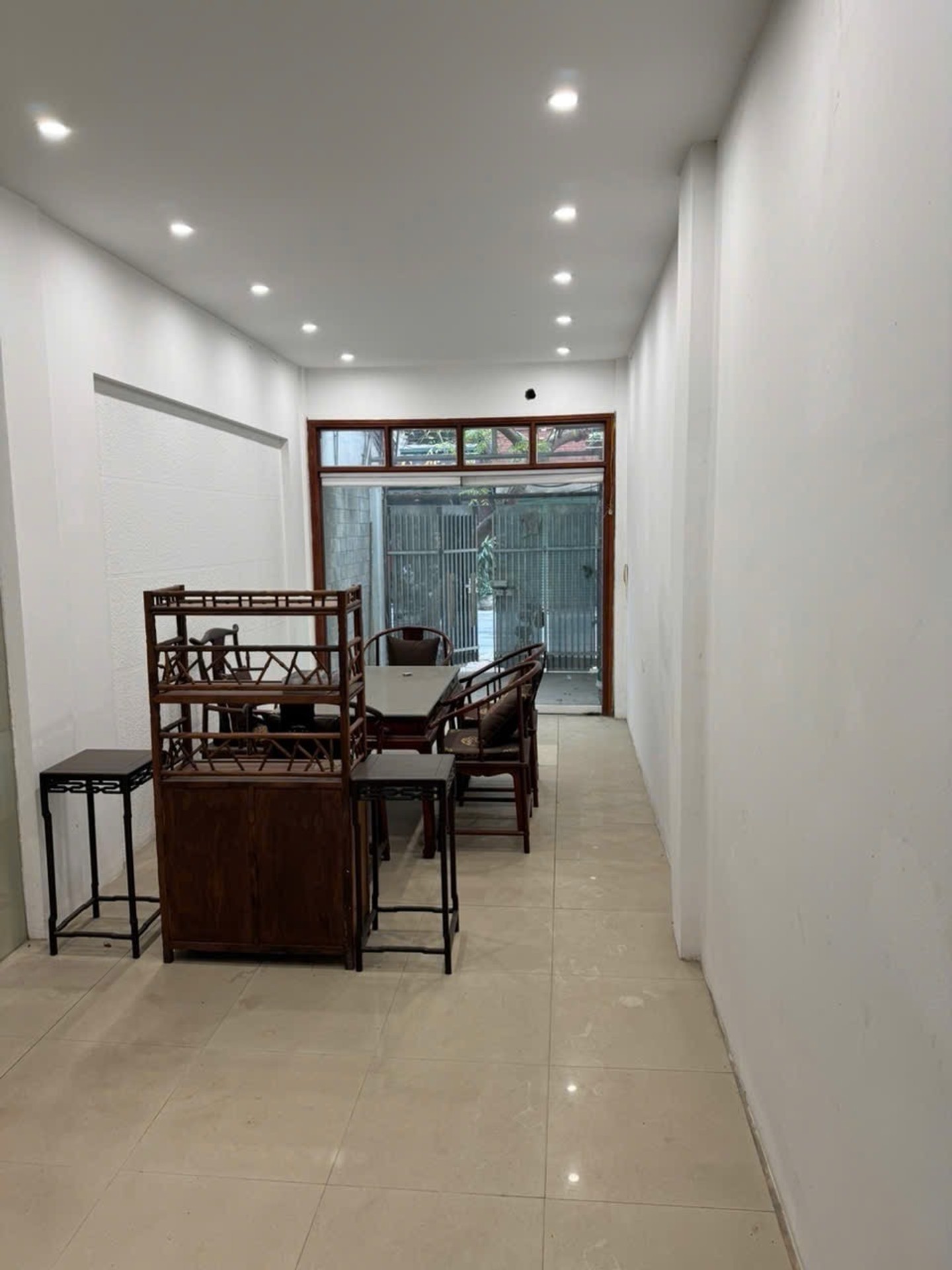 Bán nhà Hoàng Ngân - diện tích 65m2 6 tầng - Mặt phố VIP, ô tô tránh - giá 25 tỷ