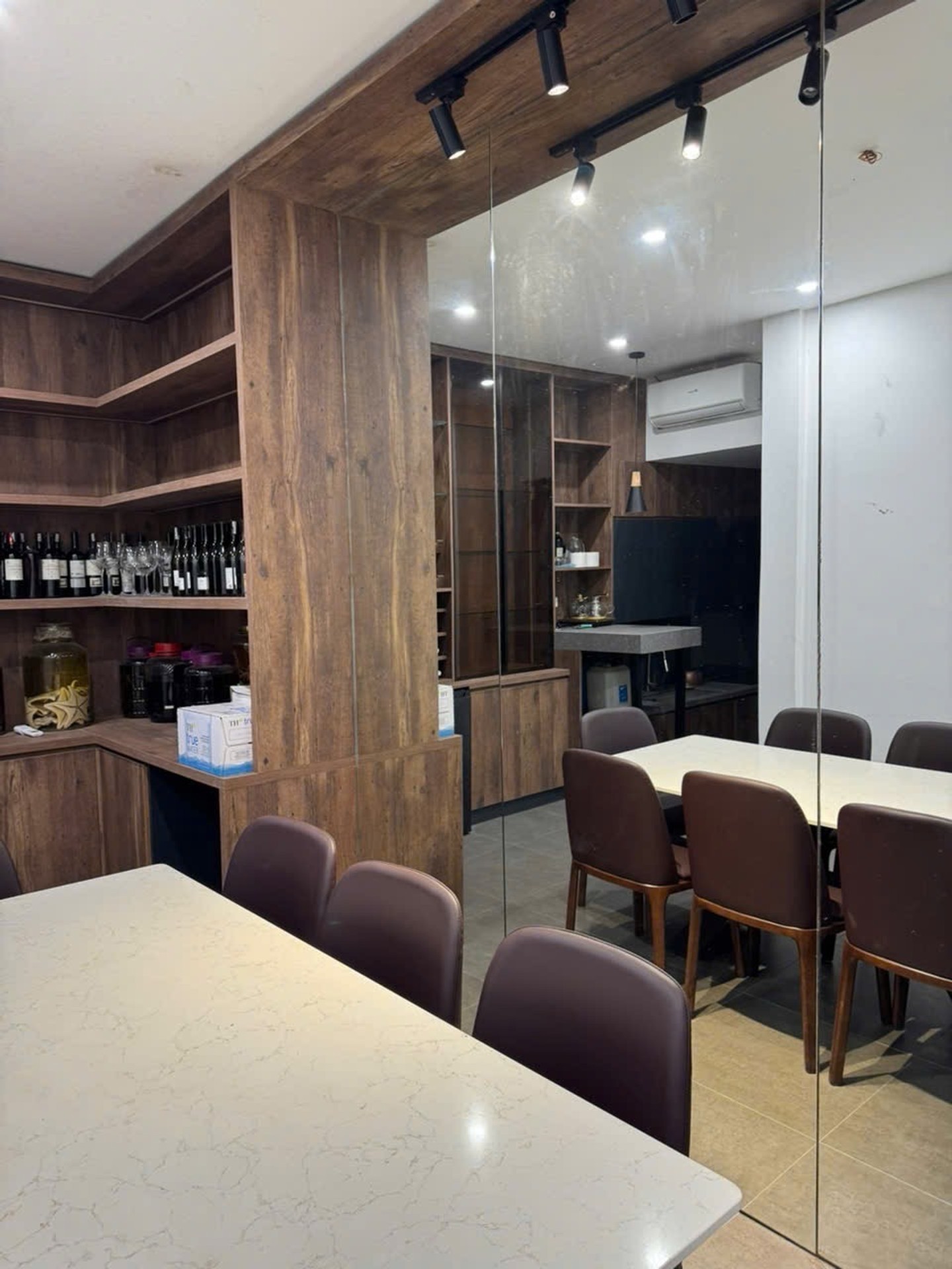 Bán nhà Hoàng Ngân - diện tích 65m2 6 tầng - Mặt phố VIP, ô tô tránh - giá 25 tỷ