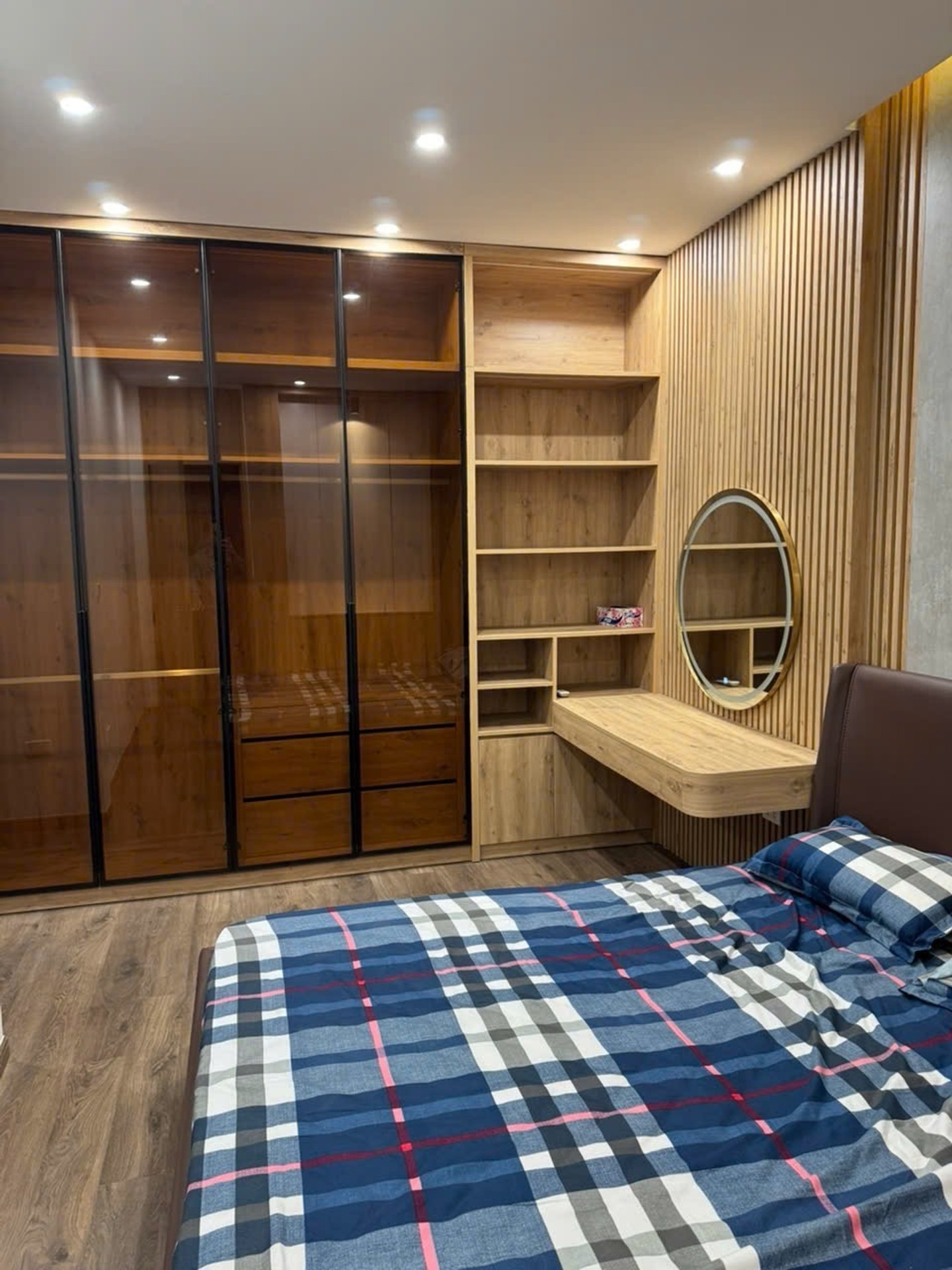 Bán nhà Hoàng Ngân - diện tích 65m2 6 tầng - Mặt phố VIP, ô tô tránh - giá 25 tỷ