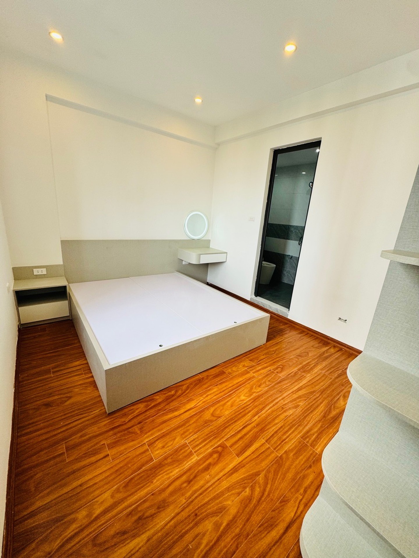 Bán nhà Chung Cư A4 - diện tích 54m2 1 tầng - Căn hộ đẹp hiếm có - giá 4,39 tỷ