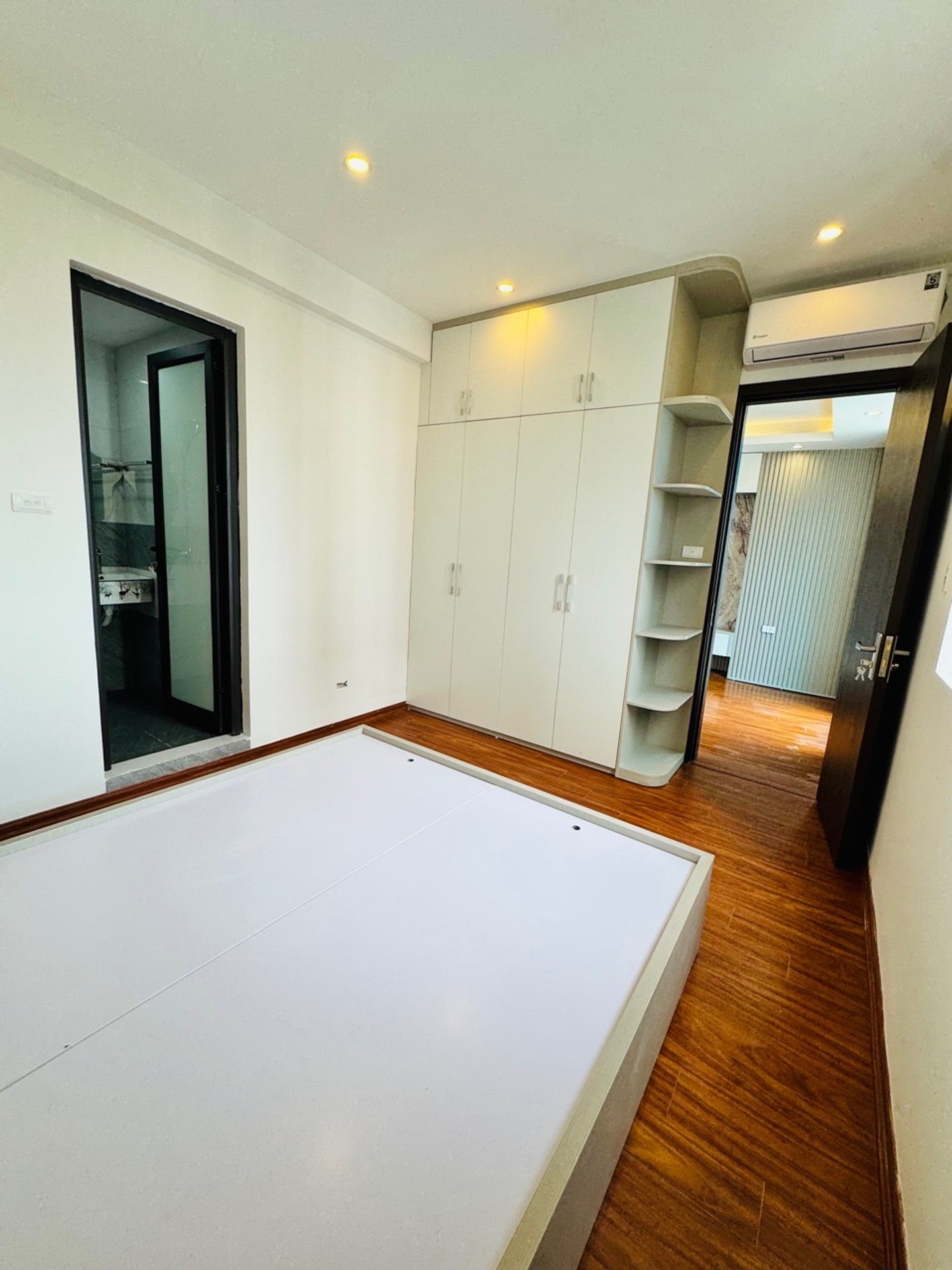 Bán nhà Chung Cư A4 - diện tích 54m2 1 tầng - Căn hộ đẹp hiếm có - giá 4,39 tỷ