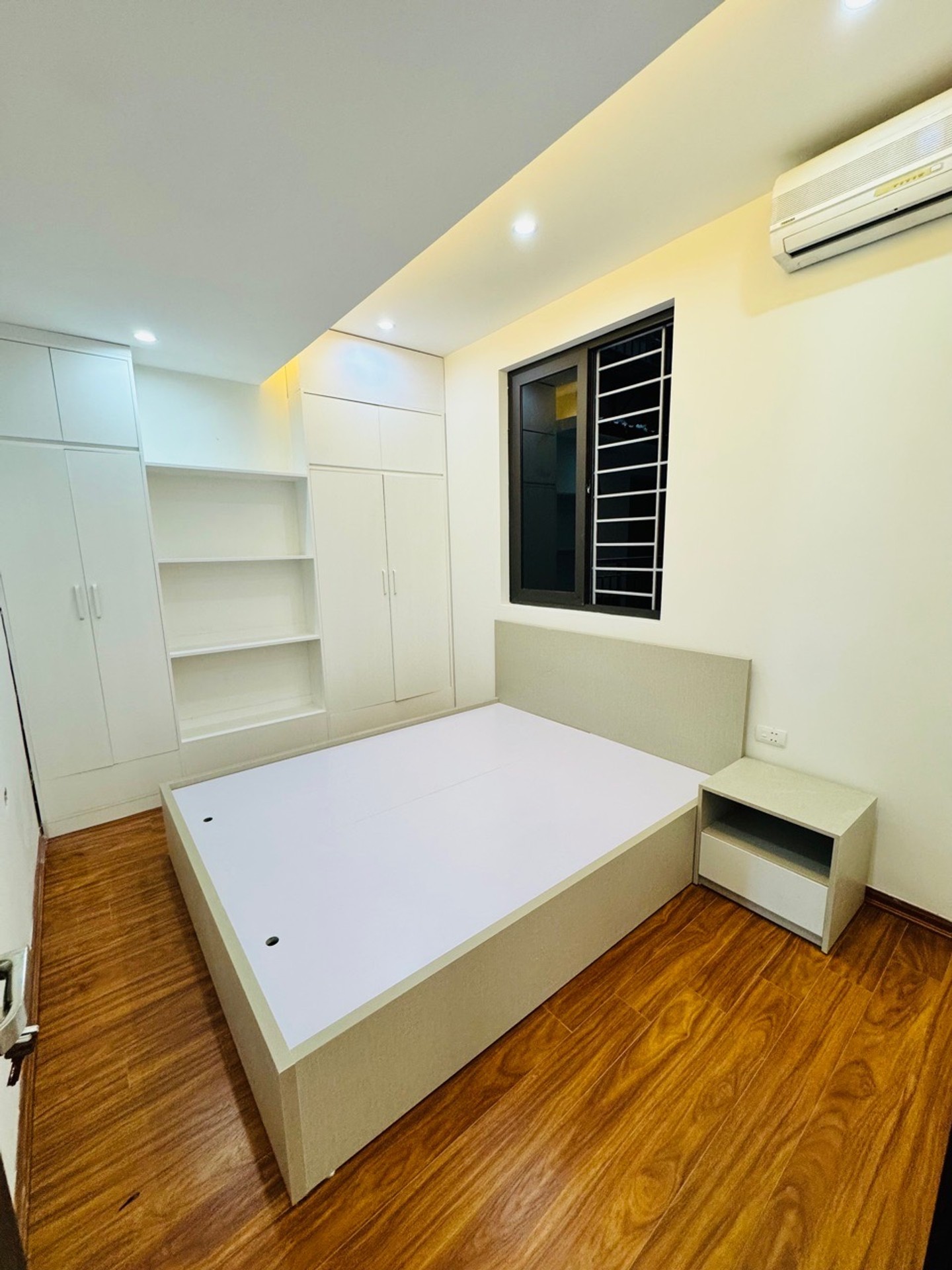 Bán nhà Chung Cư A4 - diện tích 54m2 1 tầng - Căn hộ đẹp hiếm có - giá 4,39 tỷ