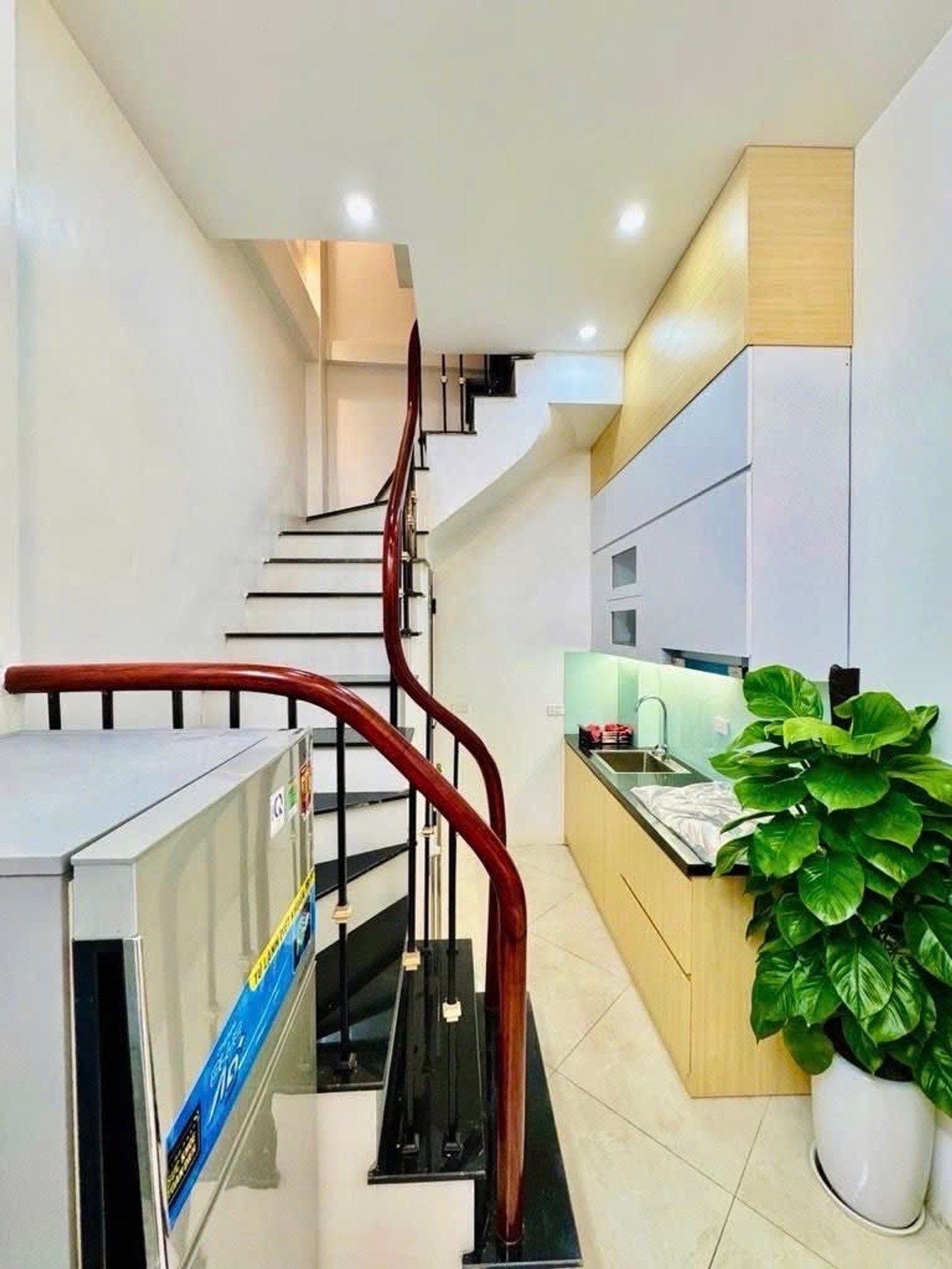 Bán nhà Hai Bà Trưng - diện tích 16m2 4 tầng - nhà đẹp hiếm có - giá 5,35 tỷ