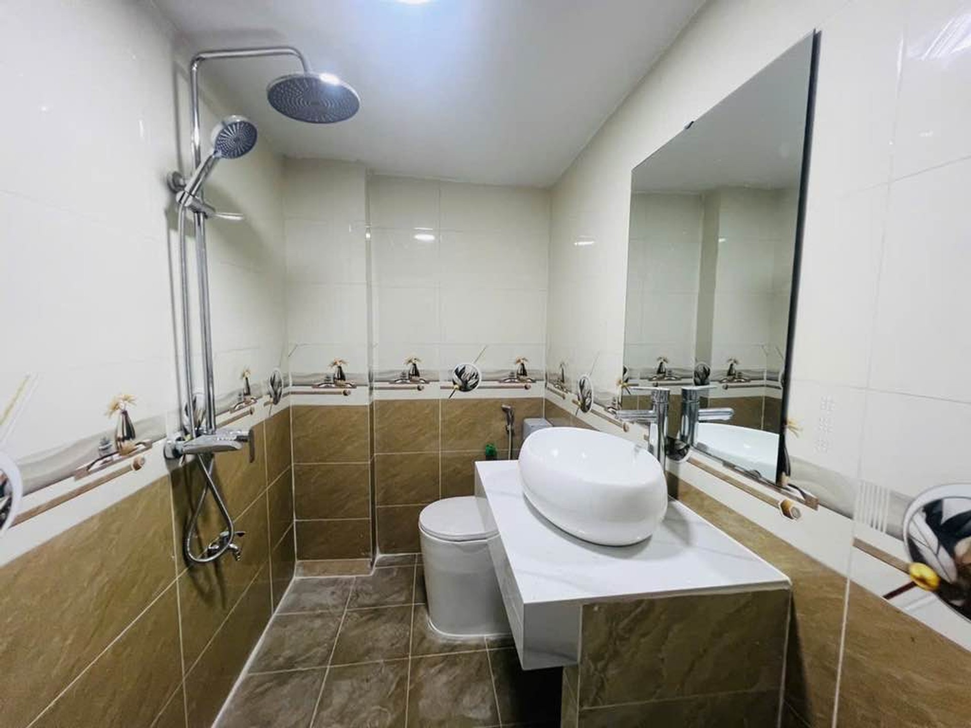 Bán nhà Định Công Hạ - diện tích 42m2 3 tầng - Lô góc 2 mặt tiền - giá 3,35 tỷ