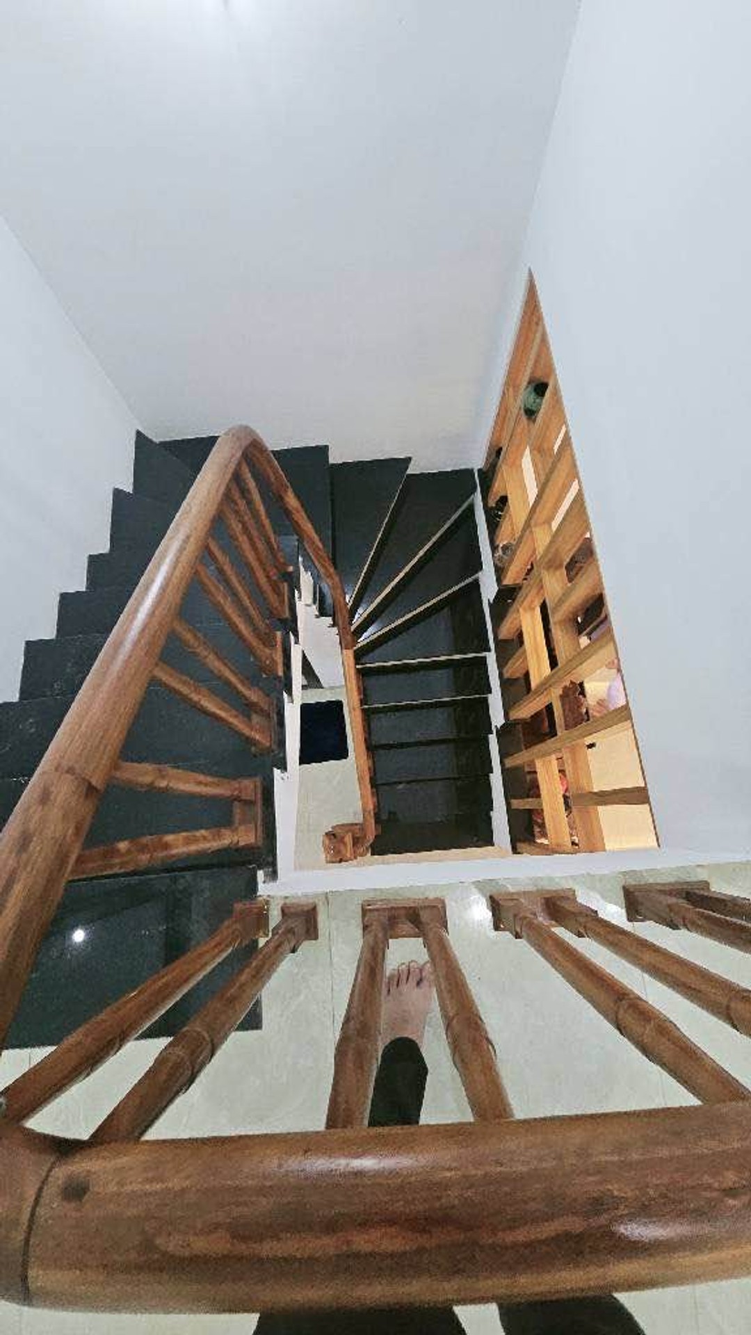 Bán nhà Định Công Hạ - diện tích 42m2 3 tầng - Lô góc 2 mặt tiền - giá 3,35 tỷ