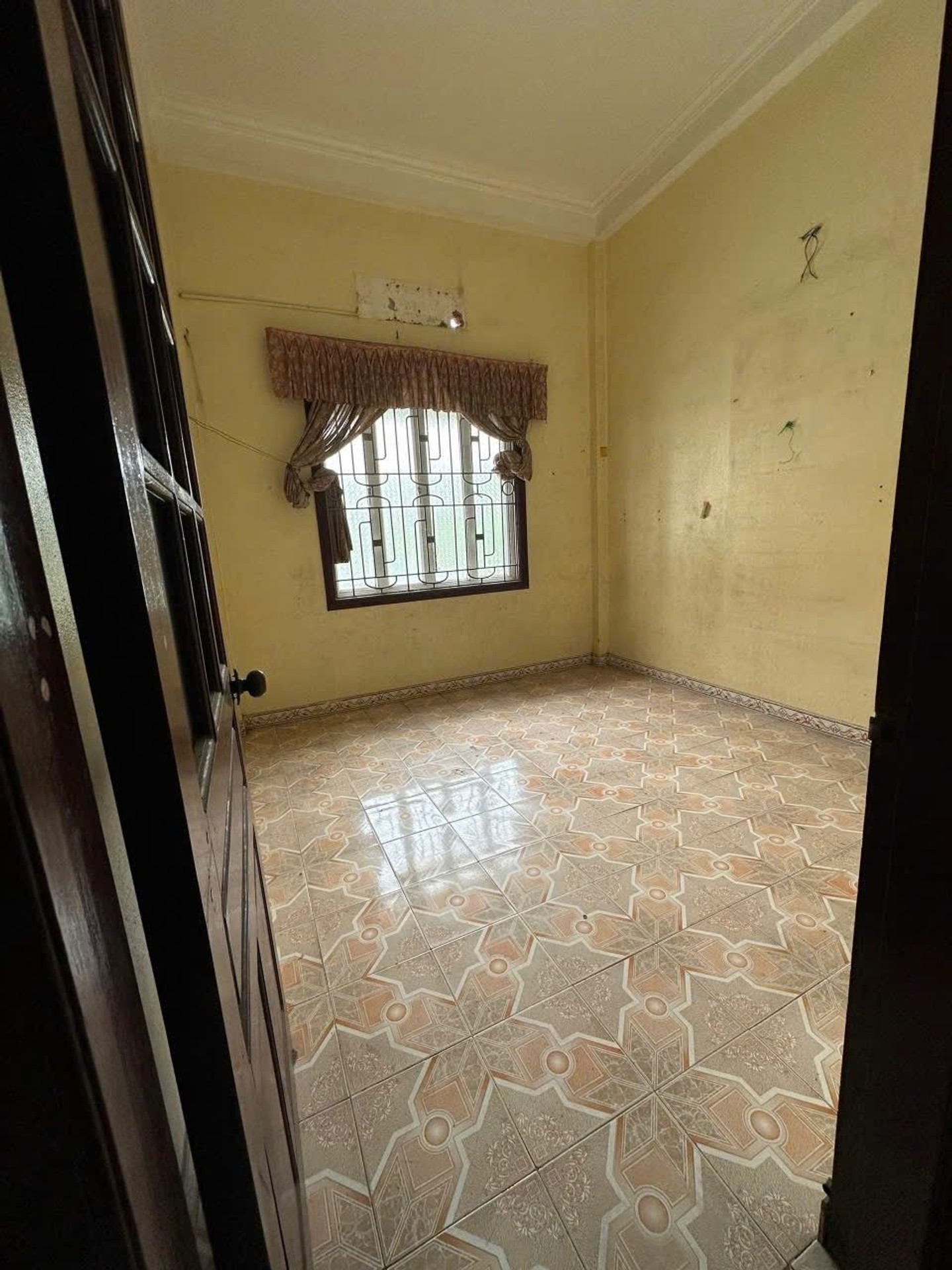 Bán nhà Ngọc Hồi - diện tích 36m2 4 tầng - Ô tô vào trong nhà - giá 11,95 tỷ