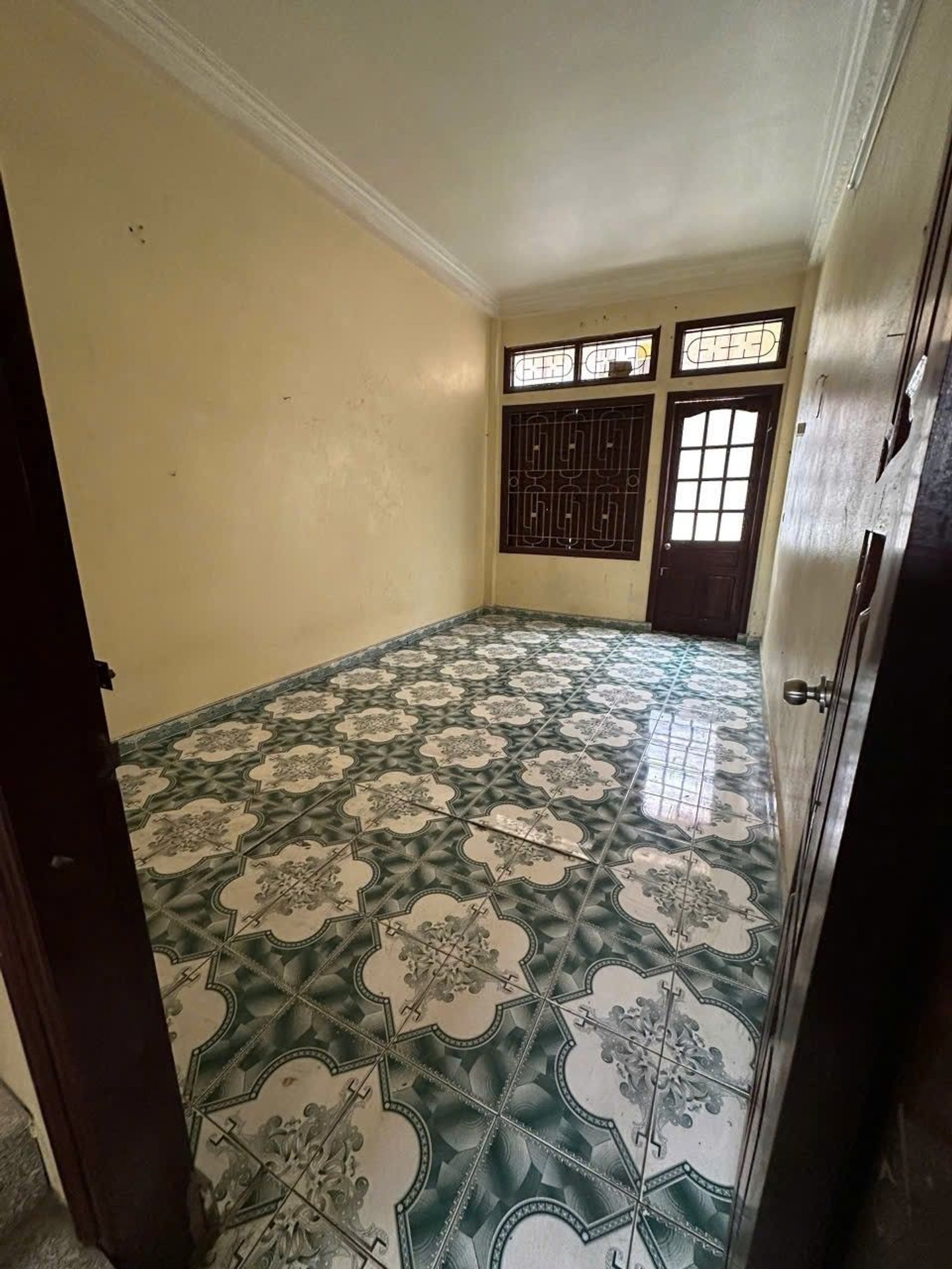 Bán nhà Ngọc Hồi - diện tích 36m2 4 tầng - Ô tô vào trong nhà - giá 11,95 tỷ