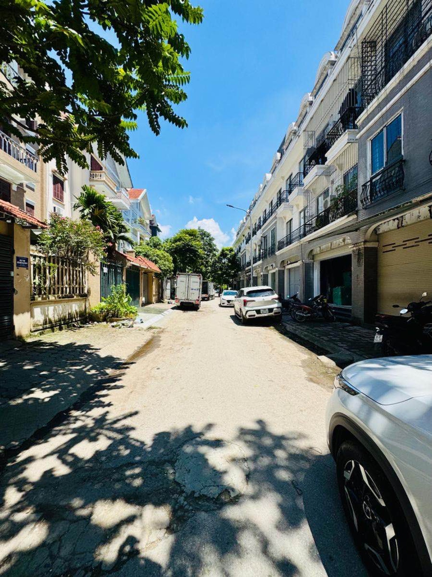 Bán nhà Ngõ 2 Phùng Khoang - diện tích 75m2 4 tầng - Ô tô tránh - giá 27,5 tỷ