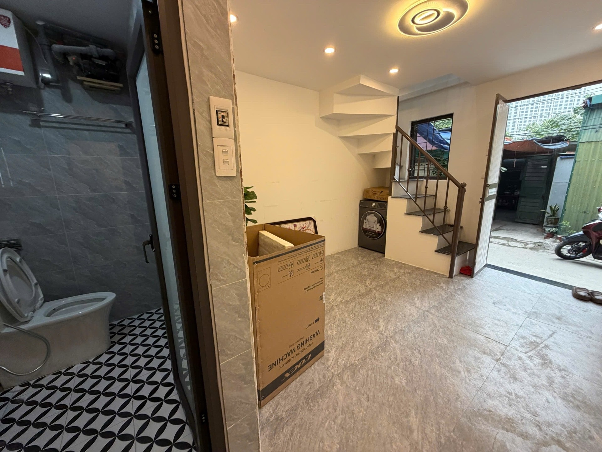 Bán nhà Lĩnh Nam - diện tích 20m2 2 tầng - Nhà đẹp, ở ngay - giá 1,45 tỷ