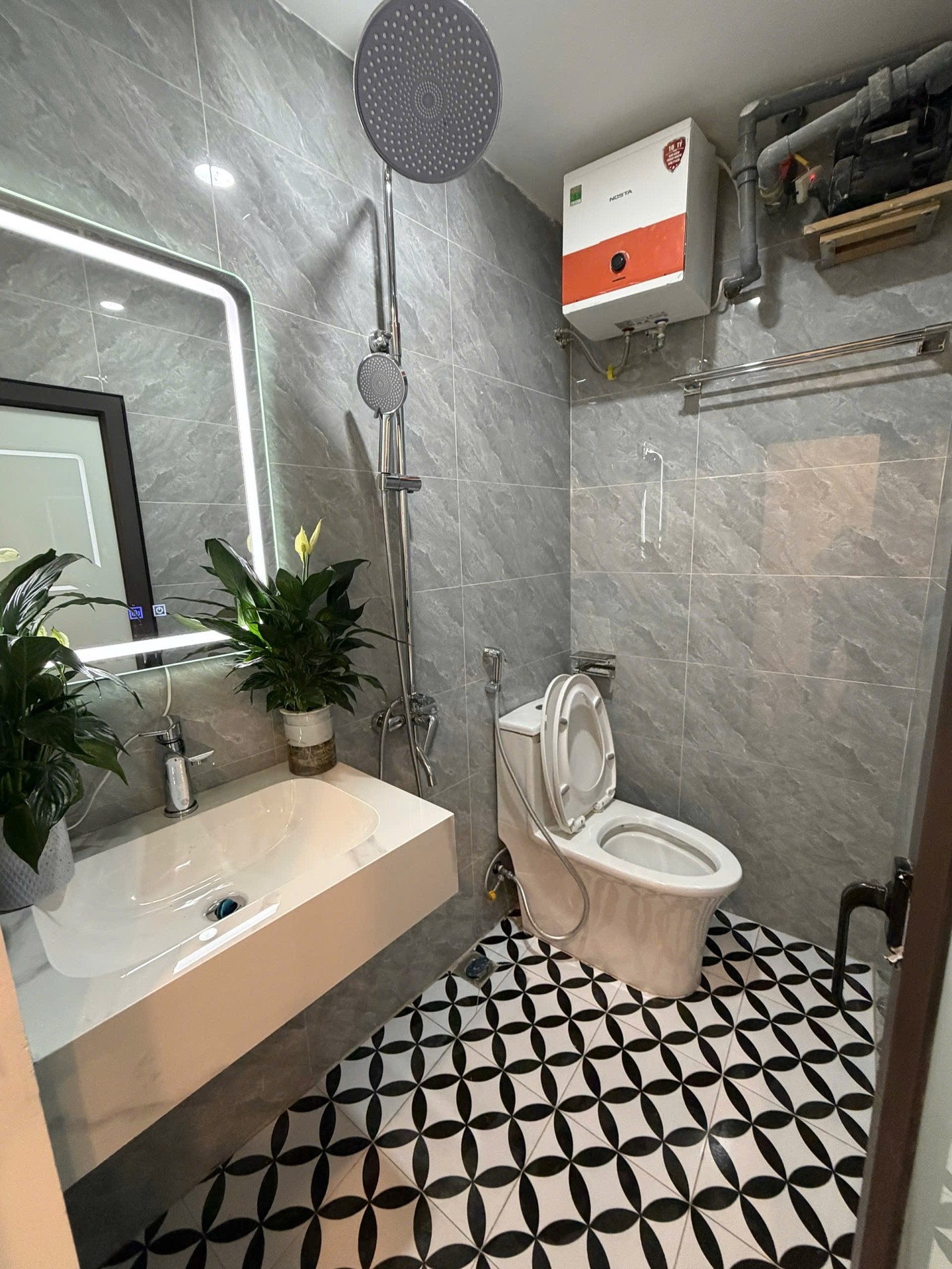 Bán nhà Lĩnh Nam - diện tích 20m2 2 tầng - Nhà đẹp, ở ngay - giá 1,45 tỷ