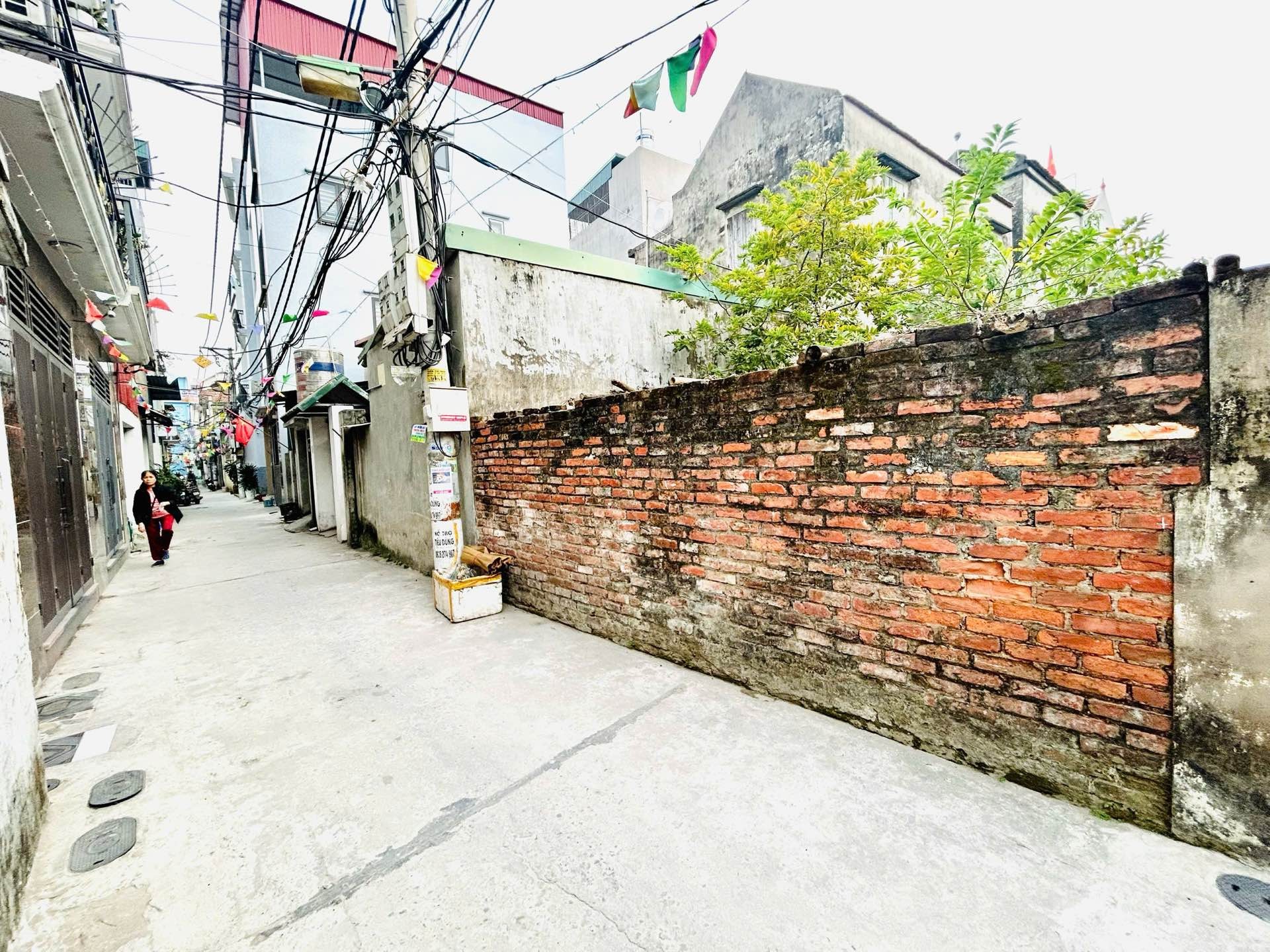 Bán nhà Yên Duyên - diện tích 125m2 5 tầng - Đất đẹp, ngõ thông - giá 16,8 tỷ