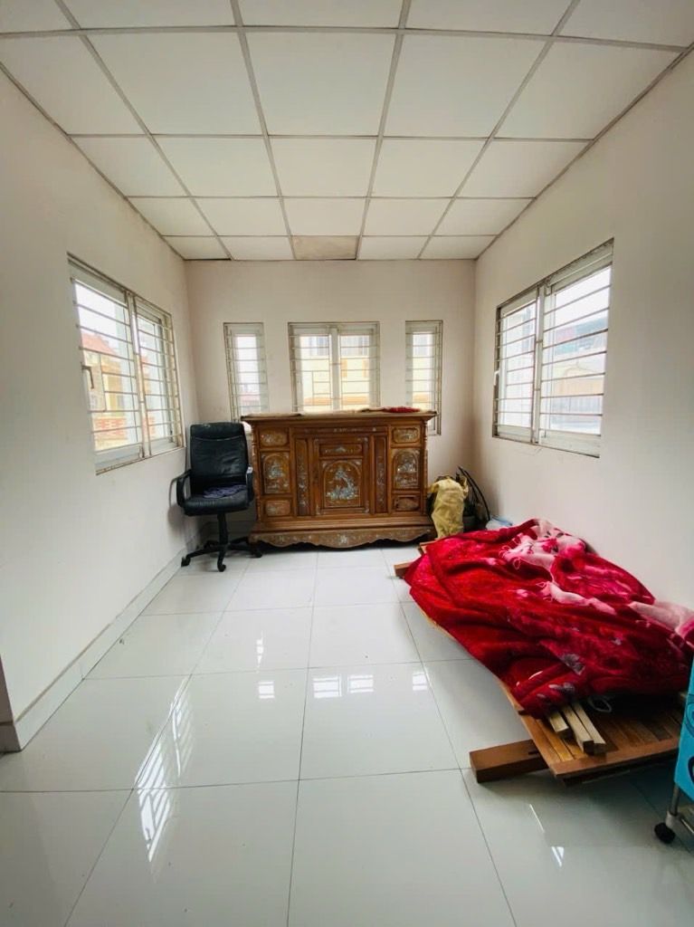 Bán nhà Tân Mai - diện tích 83m2 4 tầng - Ô tô đỗ cửa - giá 25 tỷ