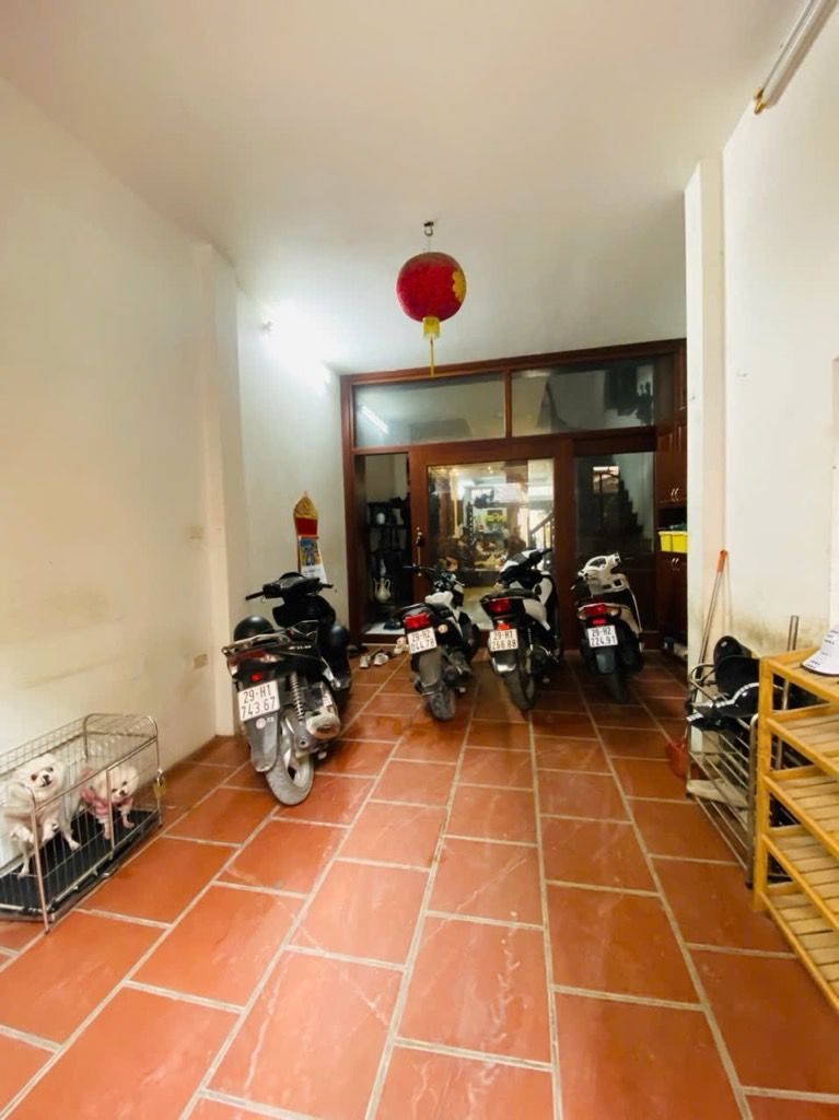 Bán nhà Tân Mai - diện tích 83m2 4 tầng - Ô tô đỗ cửa - giá 25 tỷ