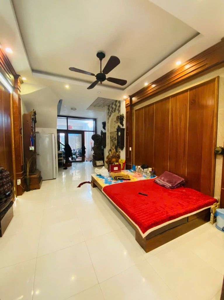 Bán nhà Tân Mai - diện tích 83m2 4 tầng - Ô tô đỗ cửa - giá 25 tỷ