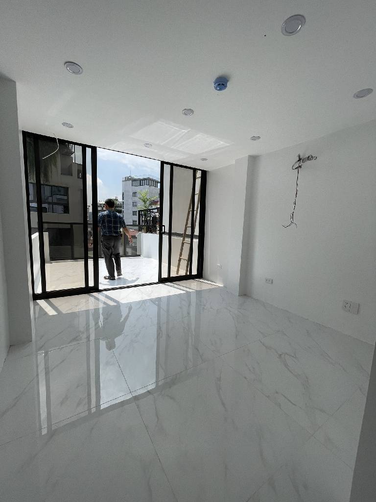 Bán nhà Cát Linh - diện tích 52m2 7 tầng - Mặt ngõ ô tô tránh - giá 26 tỷ