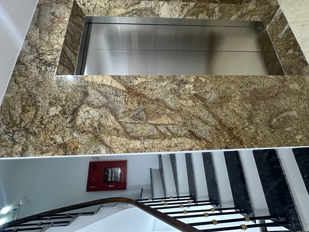 Bán nhà Đường Láng - diện tích 70m2 7 tầng - SIÊU PHẨM CCMN - giá 25,5 tỷ