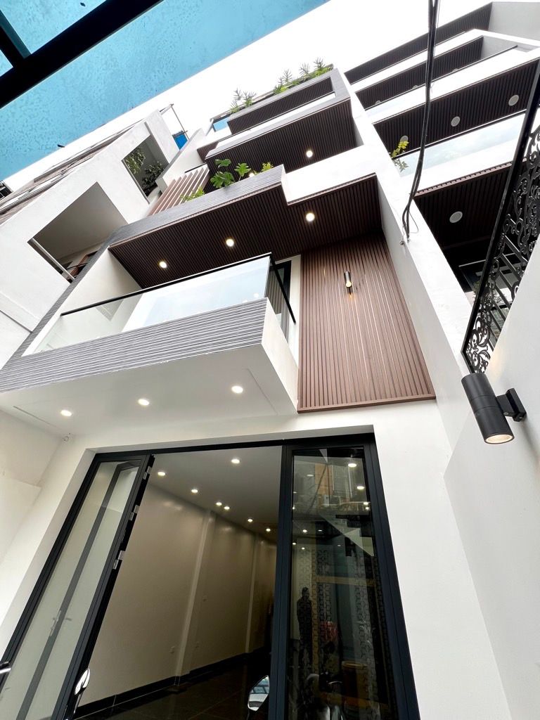 Bán nhà Đê Trần Khát Chân - diện tích 78m2 5 tầng - Gara ô tô, thang máy - giá 28,5 tỷ