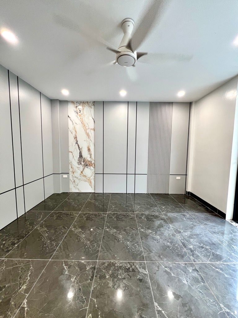 Bán nhà Đê Trần Khát Chân - diện tích 78m2 5 tầng - Gara ô tô, thang máy - giá 28,5 tỷ