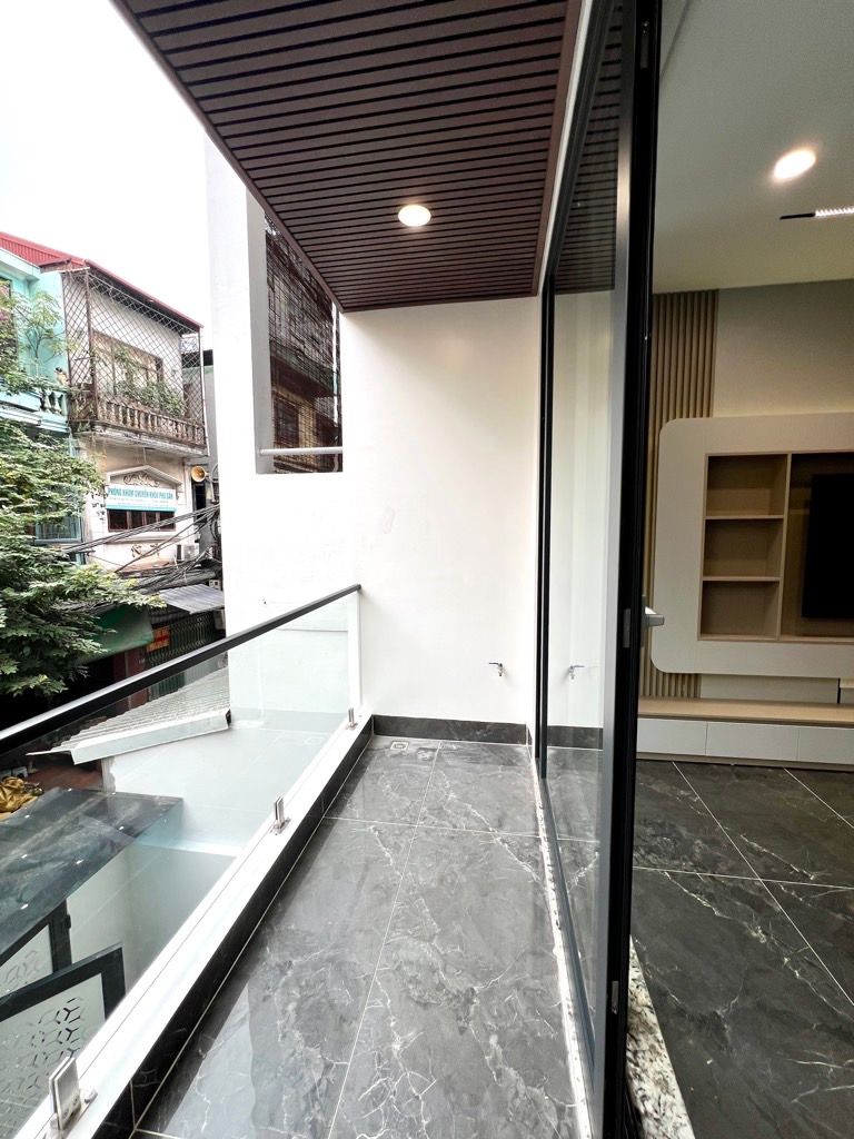 Bán nhà Đê Trần Khát Chân - diện tích 78m2 5 tầng - Gara ô tô, thang máy - giá 28,5 tỷ