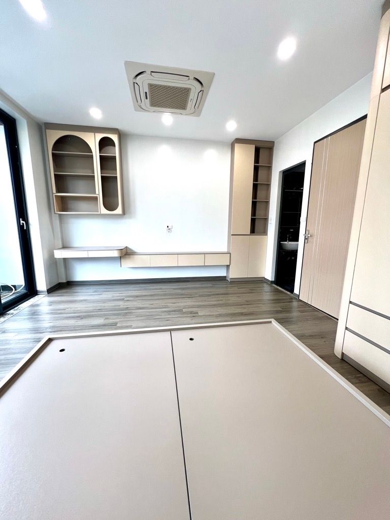 Bán nhà Đê Trần Khát Chân - diện tích 78m2 5 tầng - Gara ô tô, thang máy - giá 28,5 tỷ