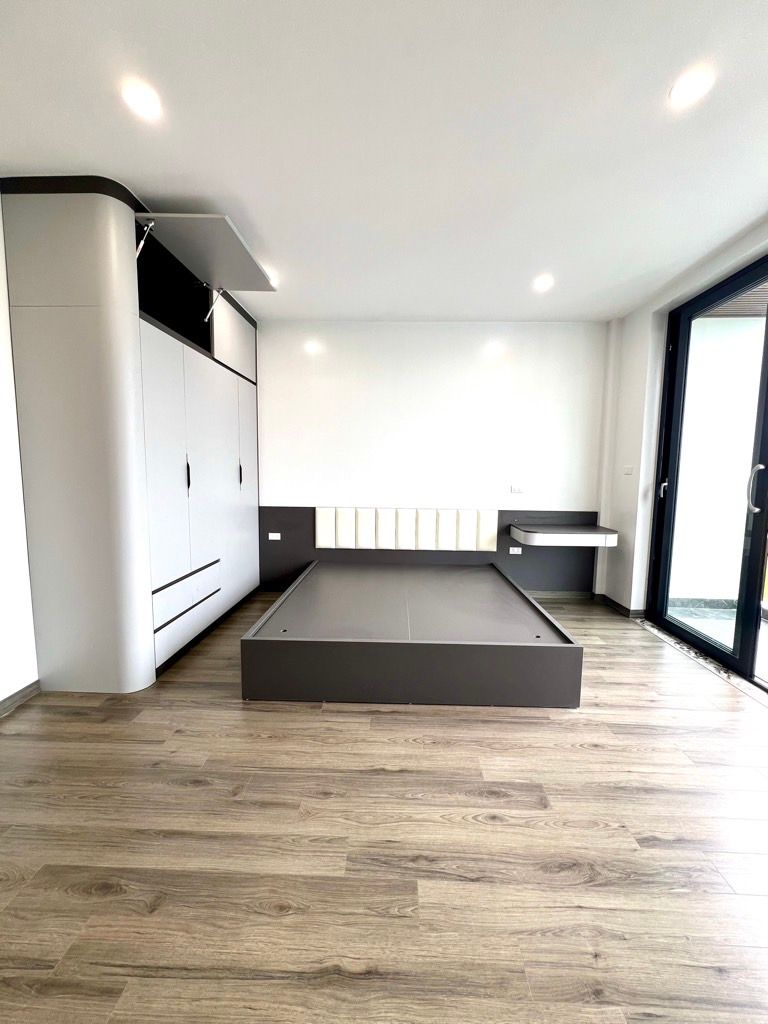 Bán nhà Đê Trần Khát Chân - diện tích 78m2 5 tầng - Gara ô tô, thang máy - giá 28,5 tỷ