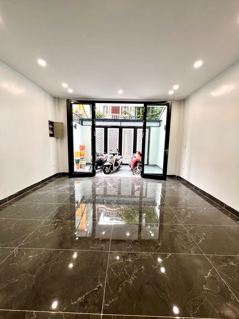 Bán nhà Đê Trần Khát Chân - diện tích 78m2 5 tầng - Gara ô tô, thang máy - giá 28,5 tỷ