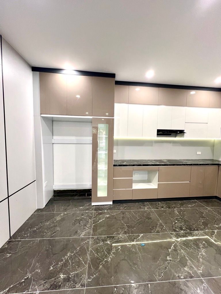 Bán nhà Đê Trần Khát Chân - diện tích 78m2 5 tầng - Gara ô tô, thang máy - giá 28,5 tỷ