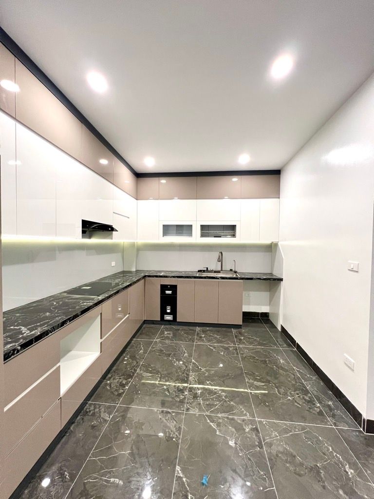 Bán nhà Đê Trần Khát Chân - diện tích 78m2 5 tầng - Gara ô tô, thang máy - giá 28,5 tỷ