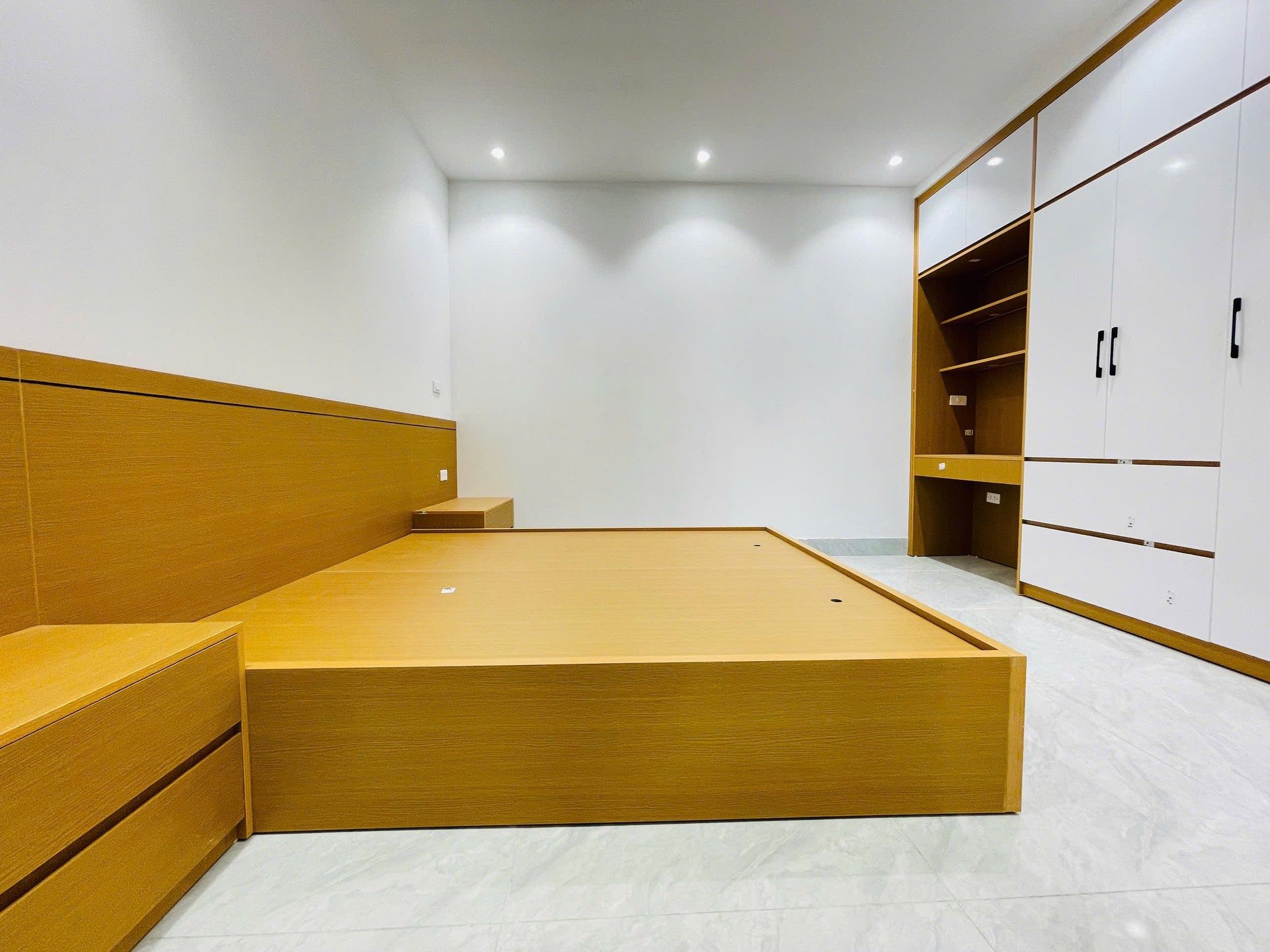 Bán nhà Mai Hắc Đế - diện tích 52m2 3 tầng - Nhà đẹp thiết kế hiện đại - giá 9,98 tỷ