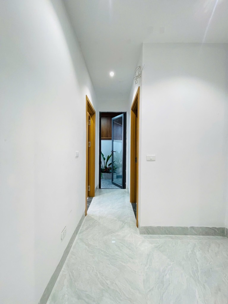 Bán nhà Mai Hắc Đế - diện tích 52m2 3 tầng - Nhà đẹp thiết kế hiện đại - giá 9,98 tỷ