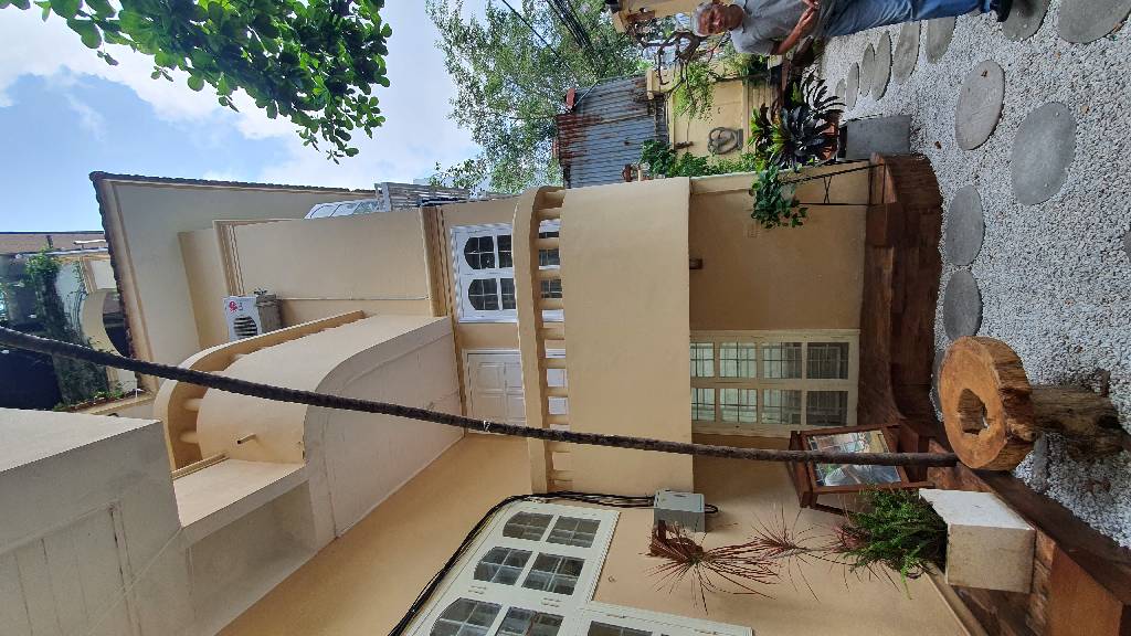 Bán nhà Hoàng Cầu - diện tích 163m2 5 tầng - LÔ GÓC - giá 38 tỷ