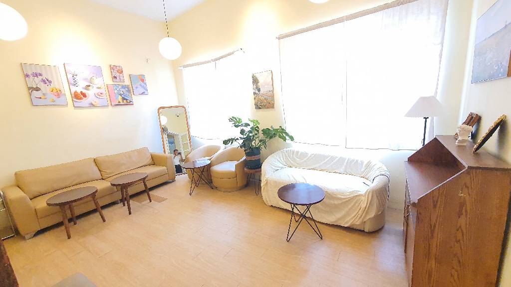 Bán nhà Hoàng Cầu - diện tích 163m2 5 tầng - LÔ GÓC - giá 38 tỷ