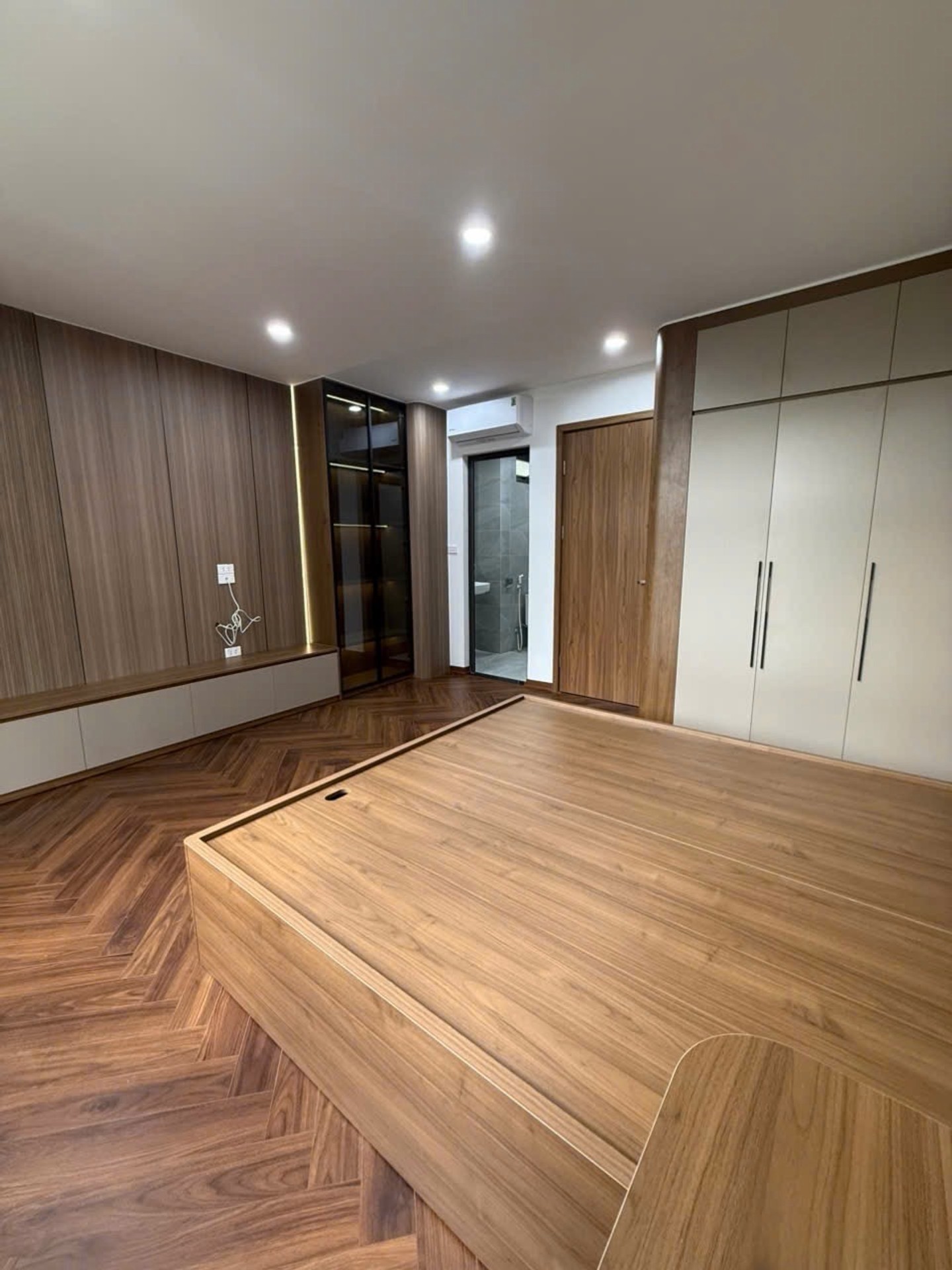 Bán nhà Bạch Mai - diện tích 39m2 6 tầng - Lô góc cực thoáng - giá 13,9 tỷ