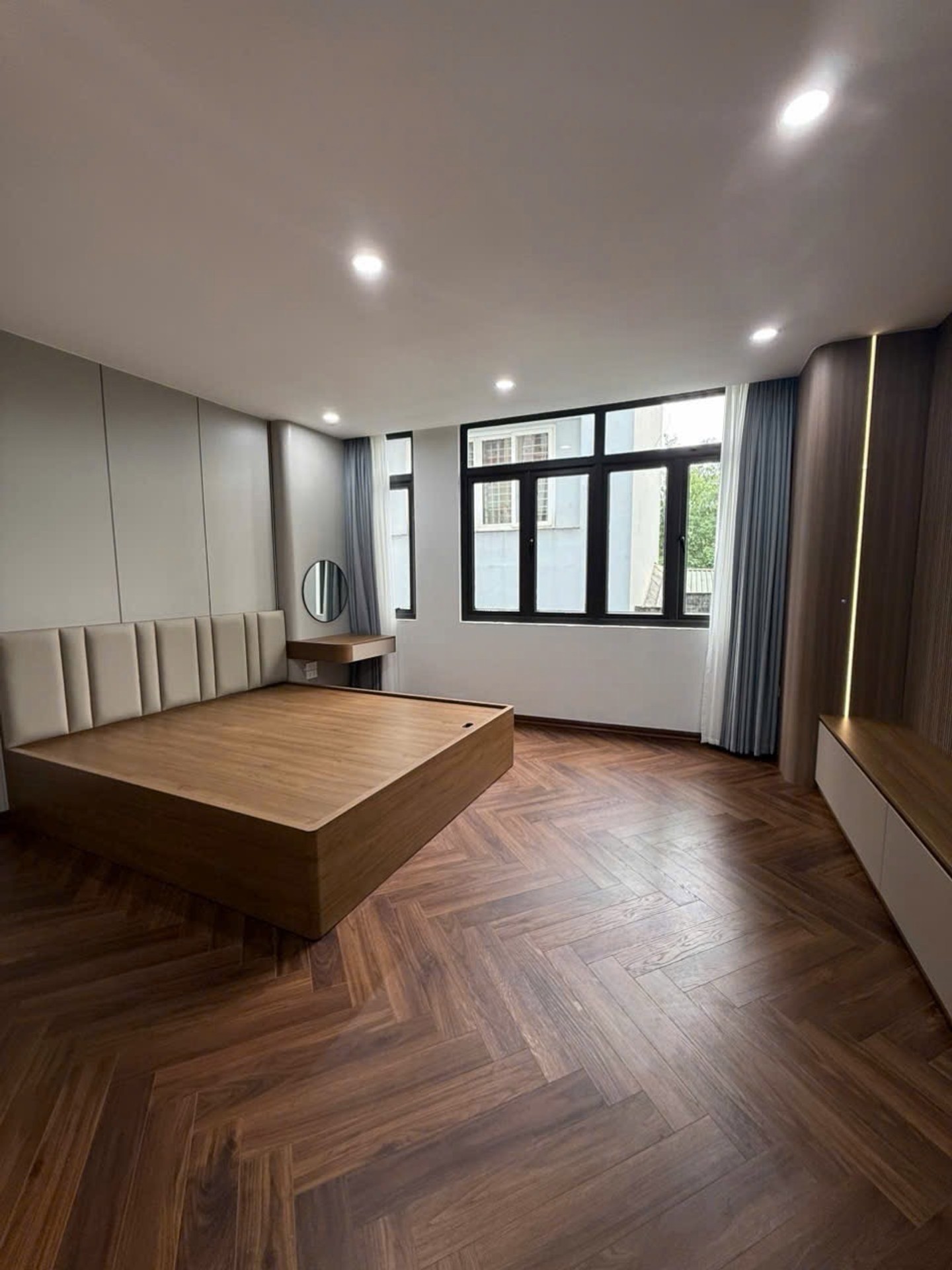 Bán nhà Bạch Mai - diện tích 39m2 6 tầng - Lô góc cực thoáng - giá 13,9 tỷ