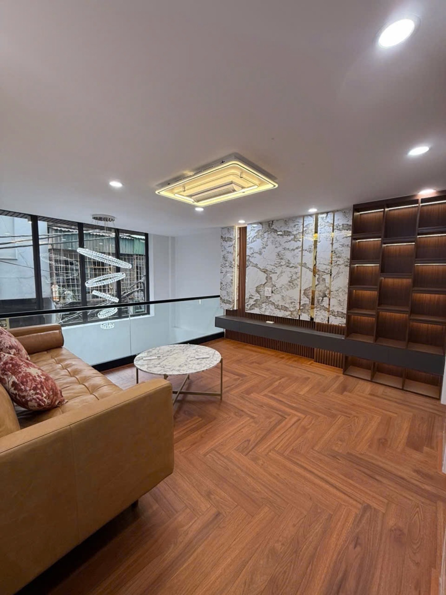 Bán nhà Bạch Mai - diện tích 39m2 6 tầng - Lô góc cực thoáng - giá 13,9 tỷ