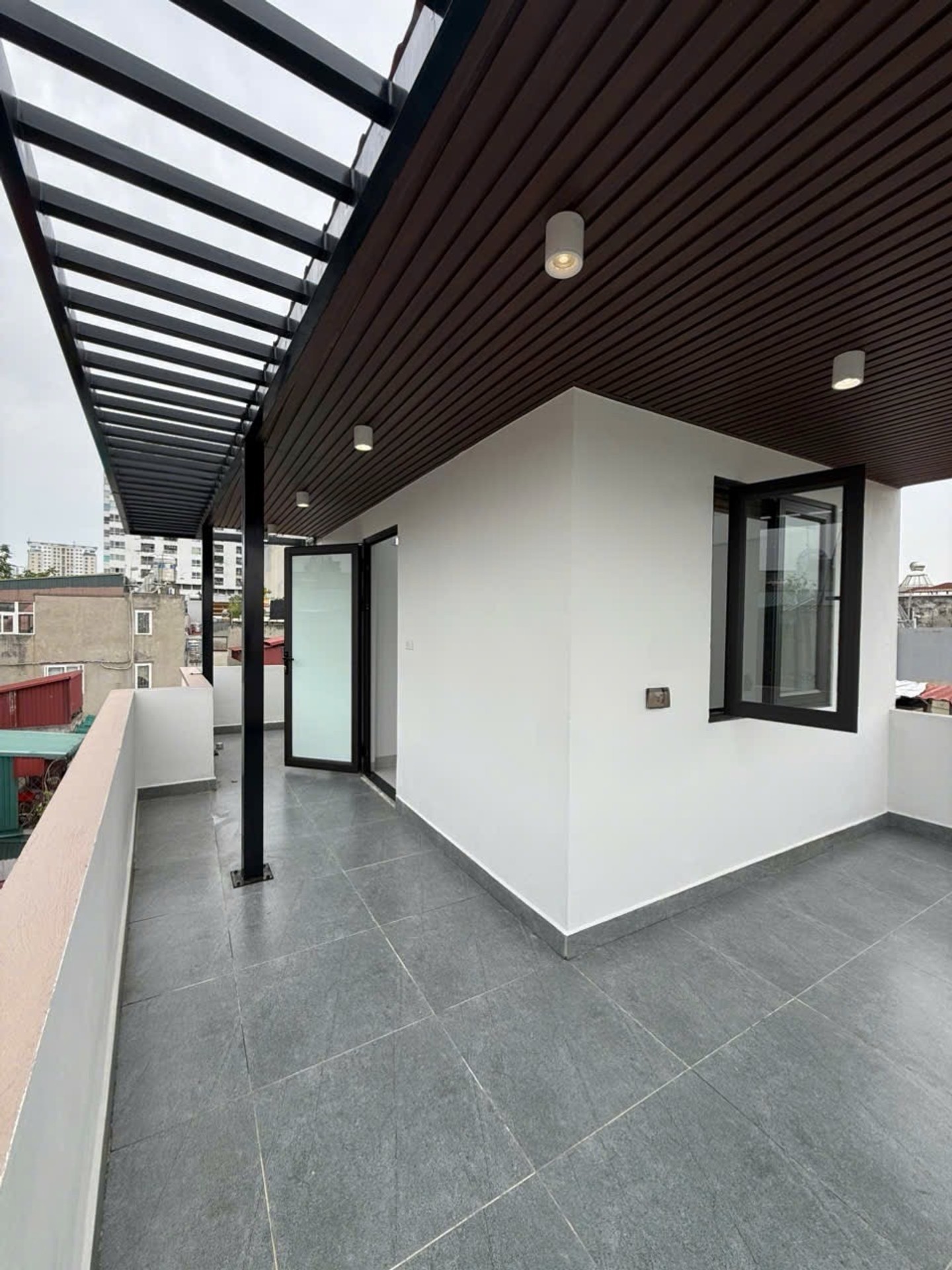 Bán nhà Bạch Mai - diện tích 39m2 6 tầng - Lô góc cực thoáng - giá 13,9 tỷ