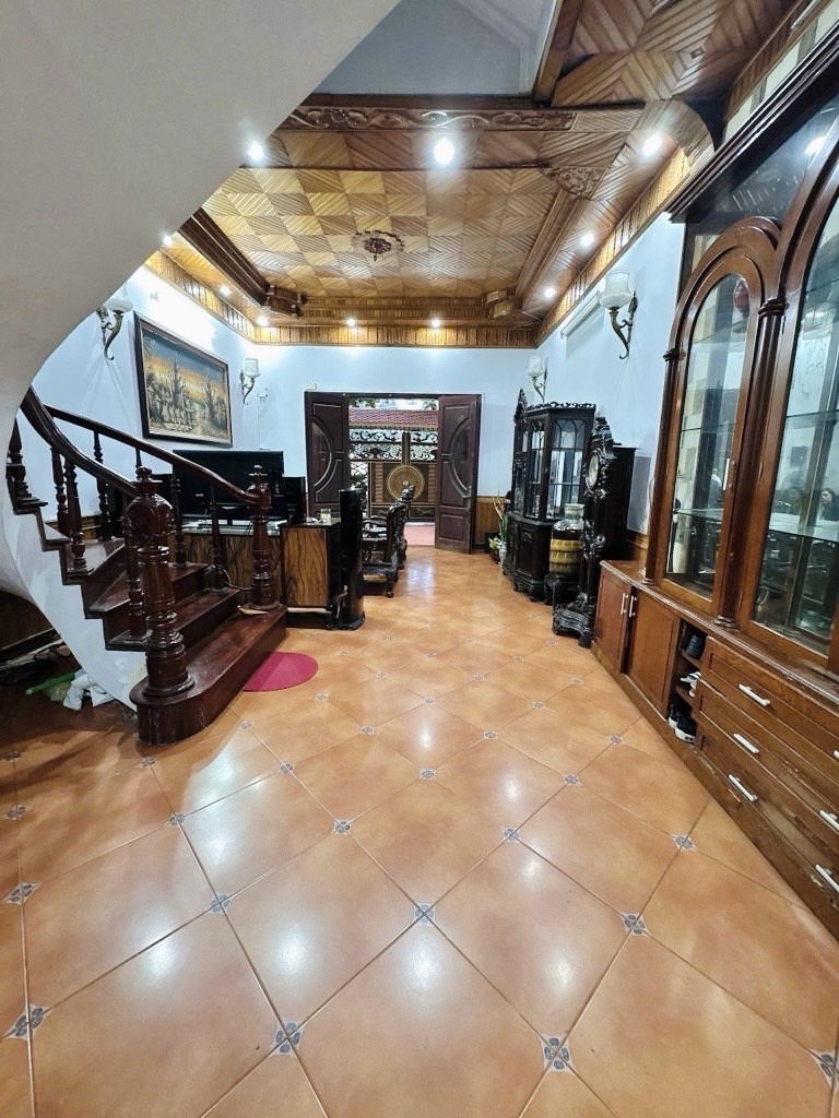 Bán nhà Nguyễn Bá Khoản - diện tích 84m2 4 tầng - ô tô tránh - giá 45,5 tỷ