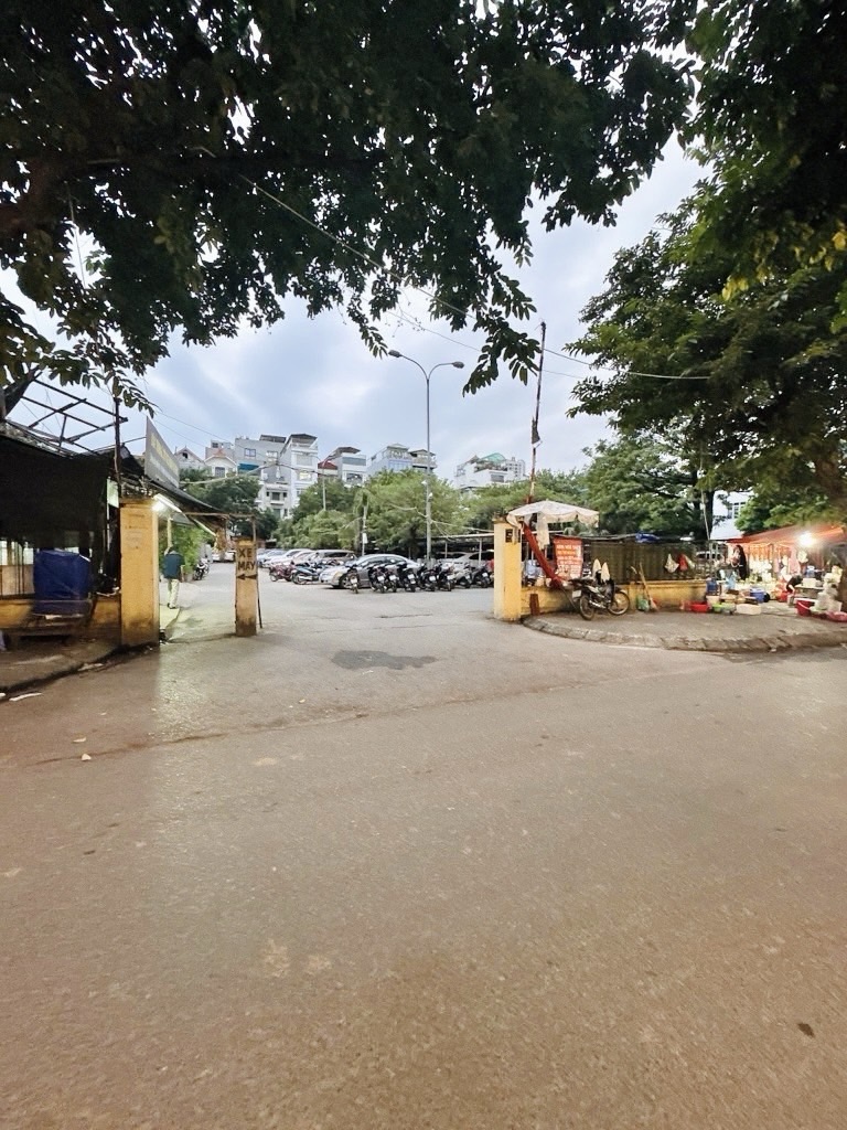 Bán nhà Nguyễn Bá Khoản - diện tích 84m2 4 tầng - ô tô tránh - giá 45,5 tỷ