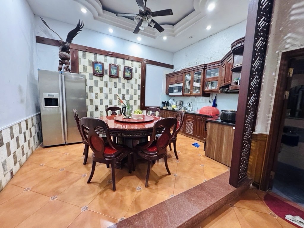 Bán nhà Nguyễn Bá Khoản - diện tích 84m2 4 tầng - ô tô tránh - giá 45,5 tỷ