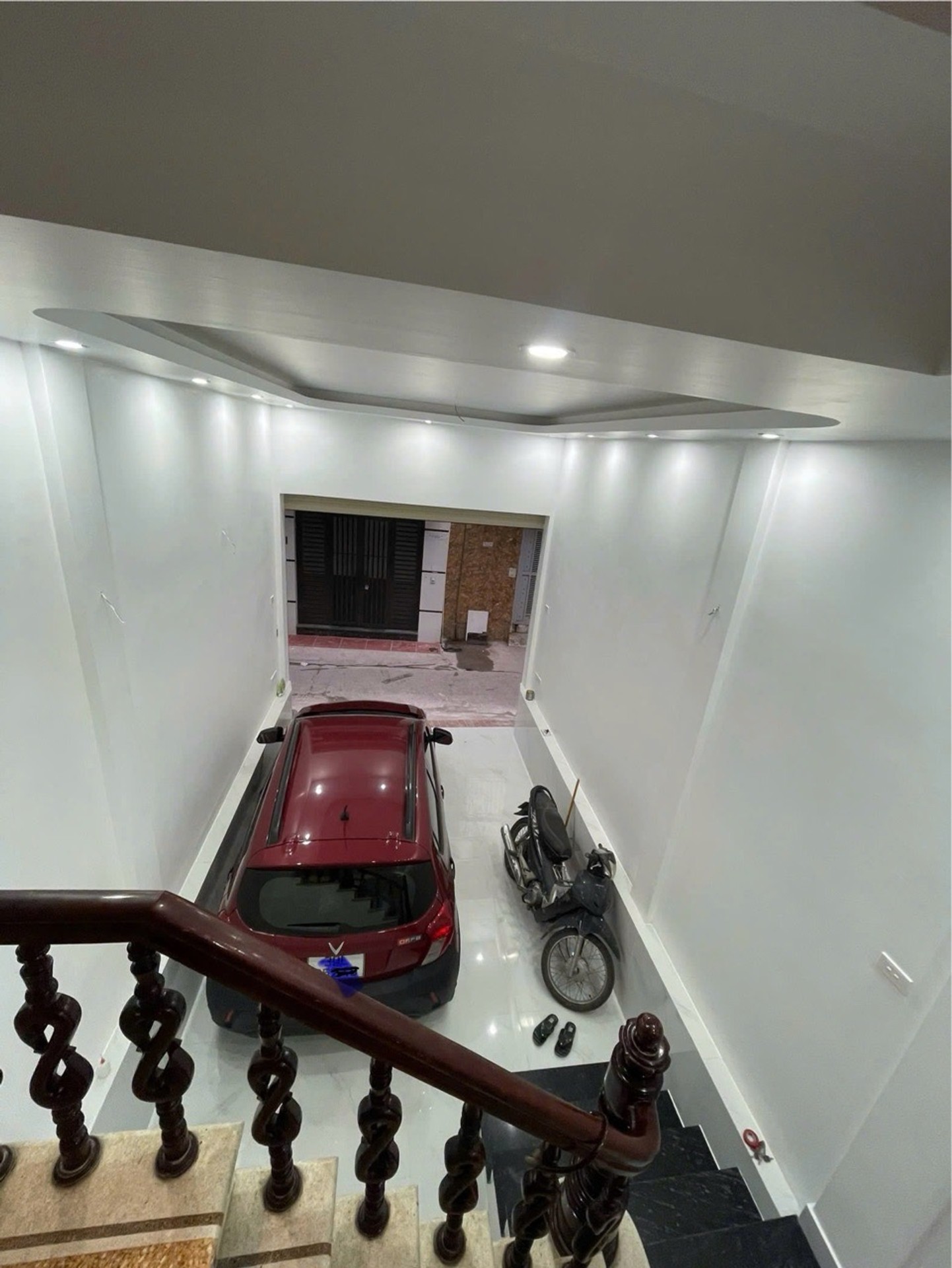 Bán nhà Hoàng Mai - diện tích 45m2 4 tầng - Ô tô đỗ trong nhà - giá 12 tỷ